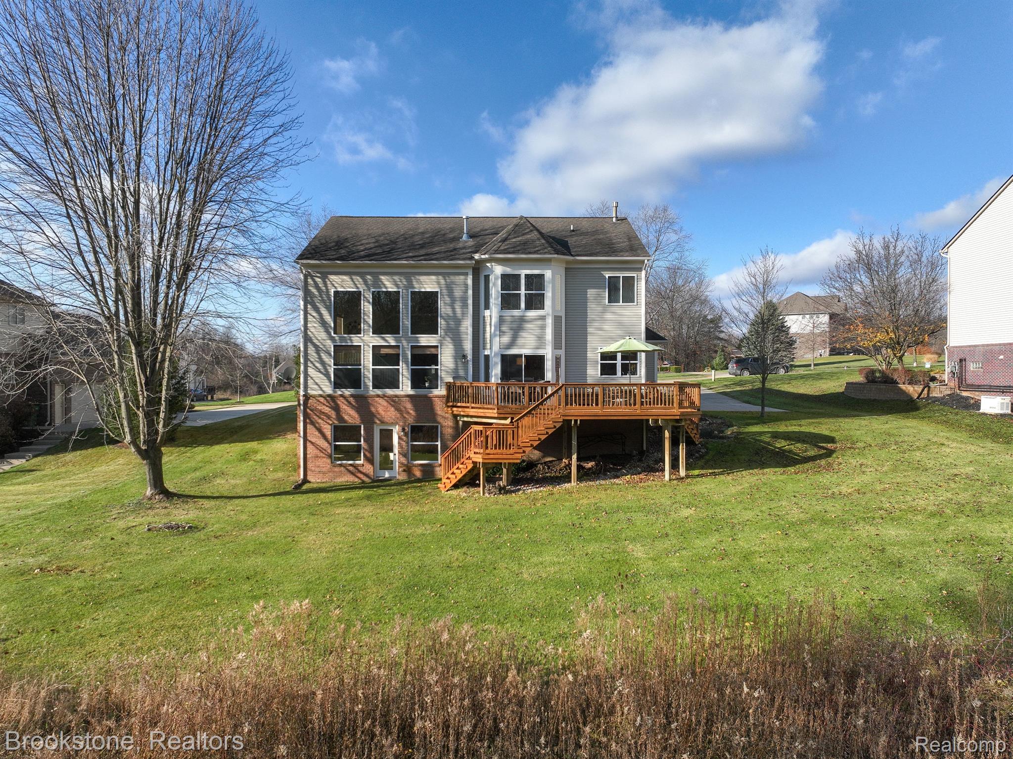 9654 WESTWOOD Circle