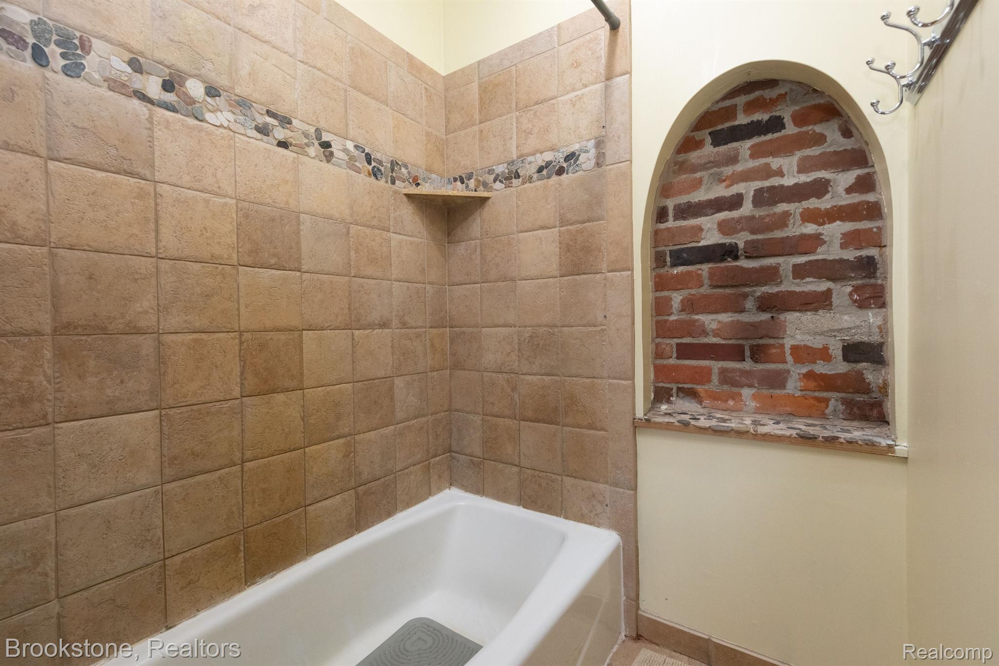 1456 INDIAN LAKE Road