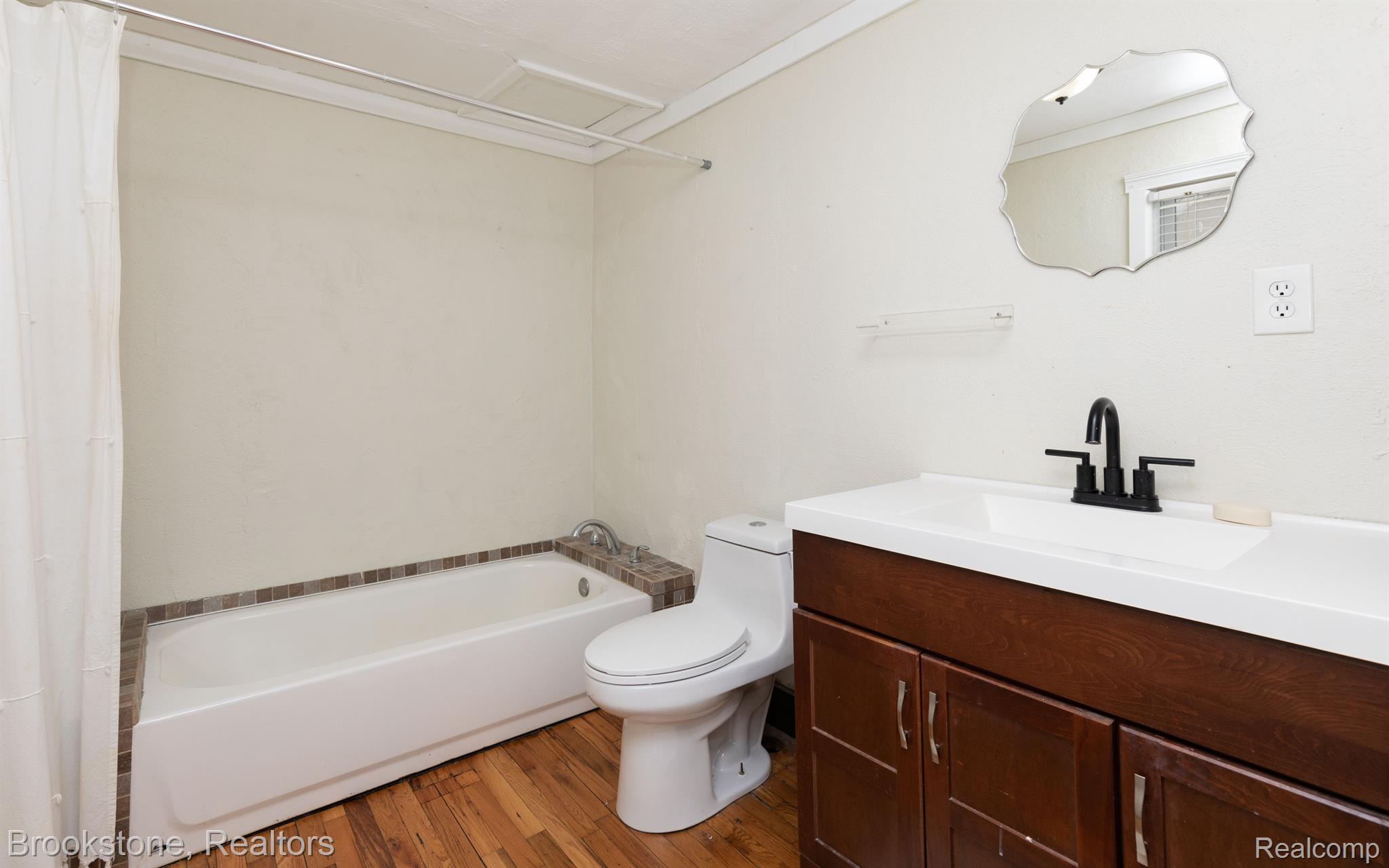 1456 INDIAN LAKE Road