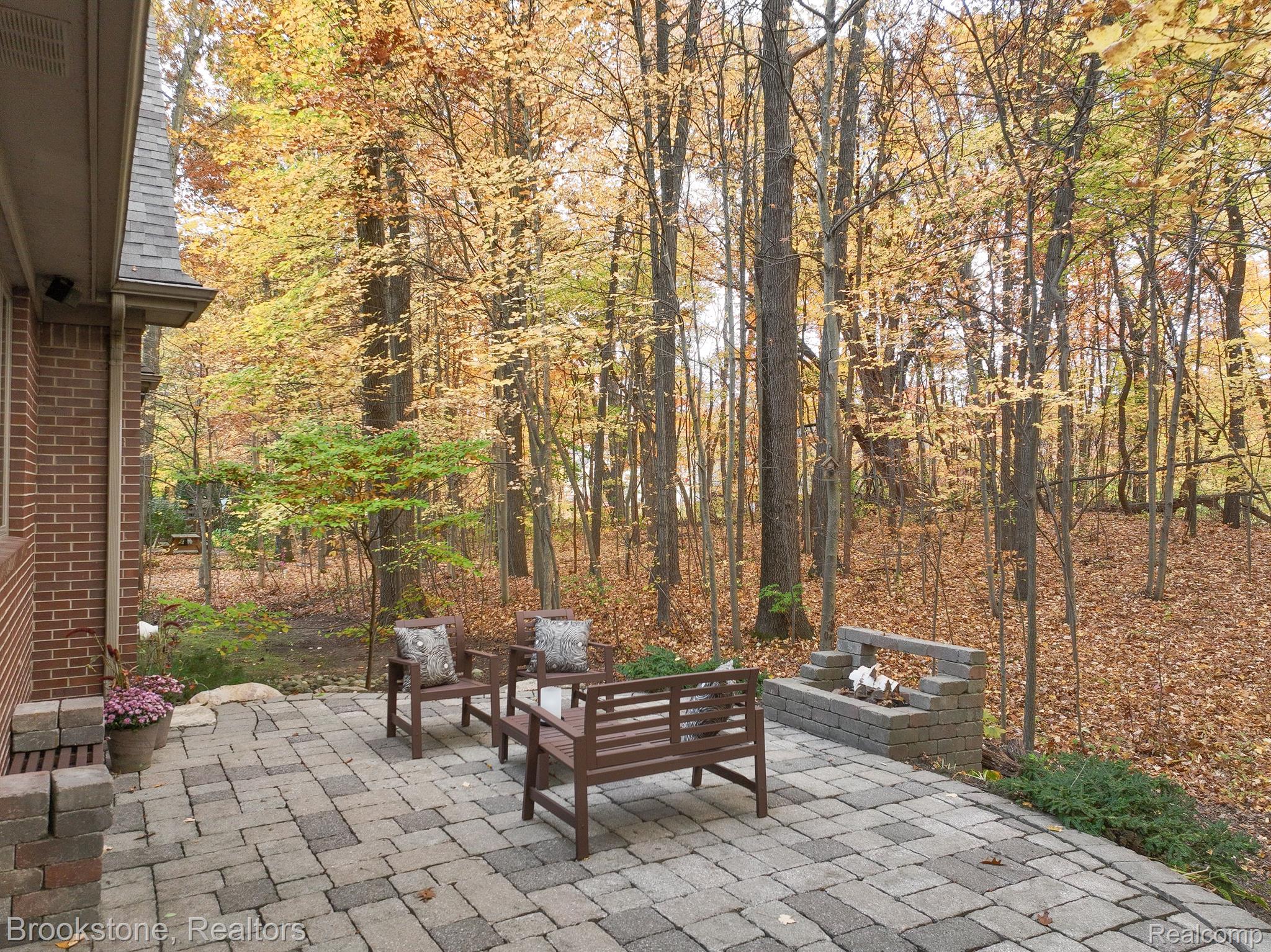 9865 KINGSTON Ridge