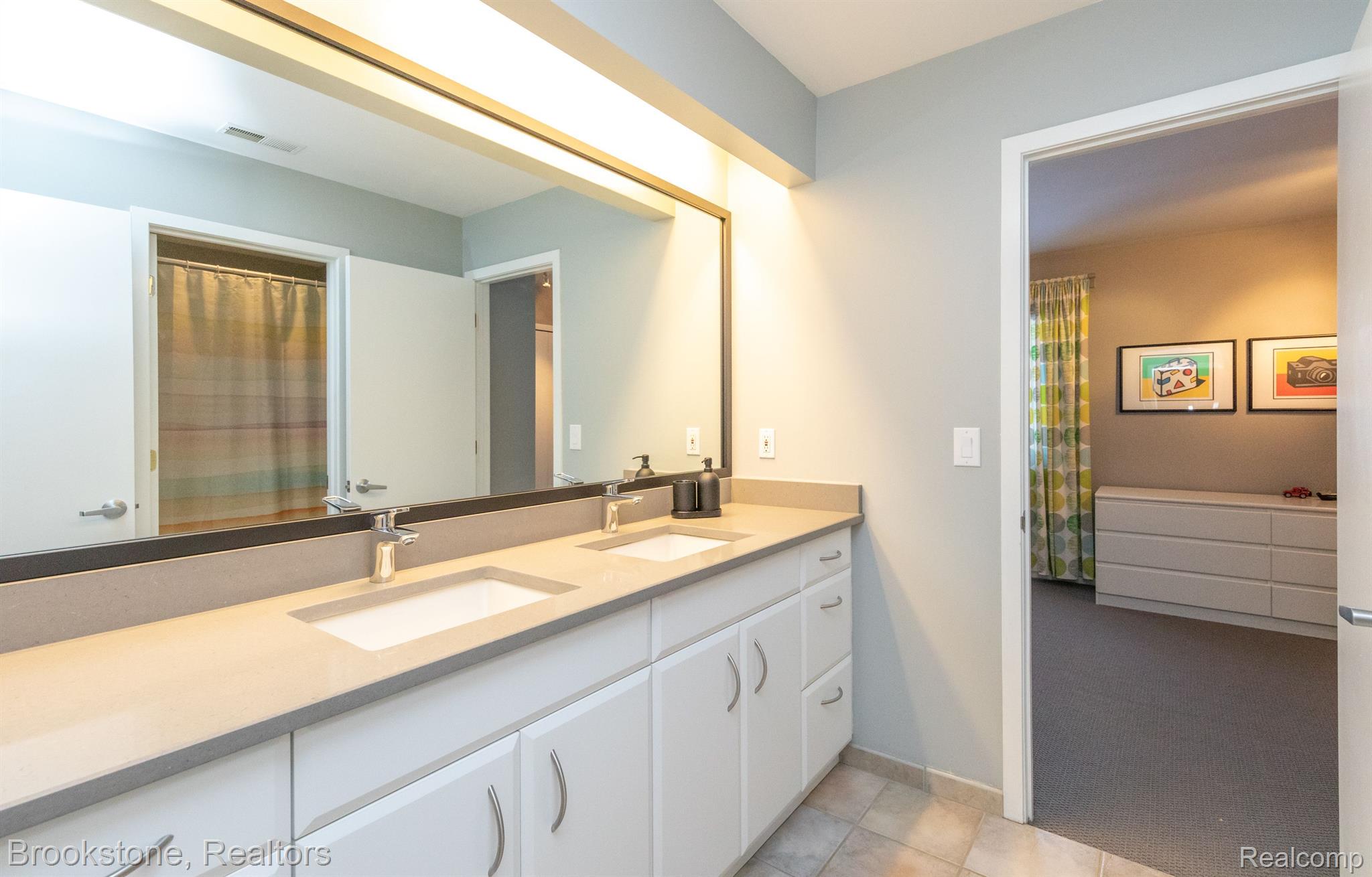 9865 KINGSTON Ridge