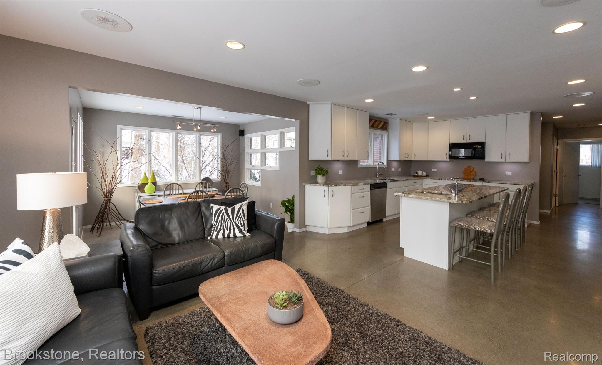9865 KINGSTON Ridge
