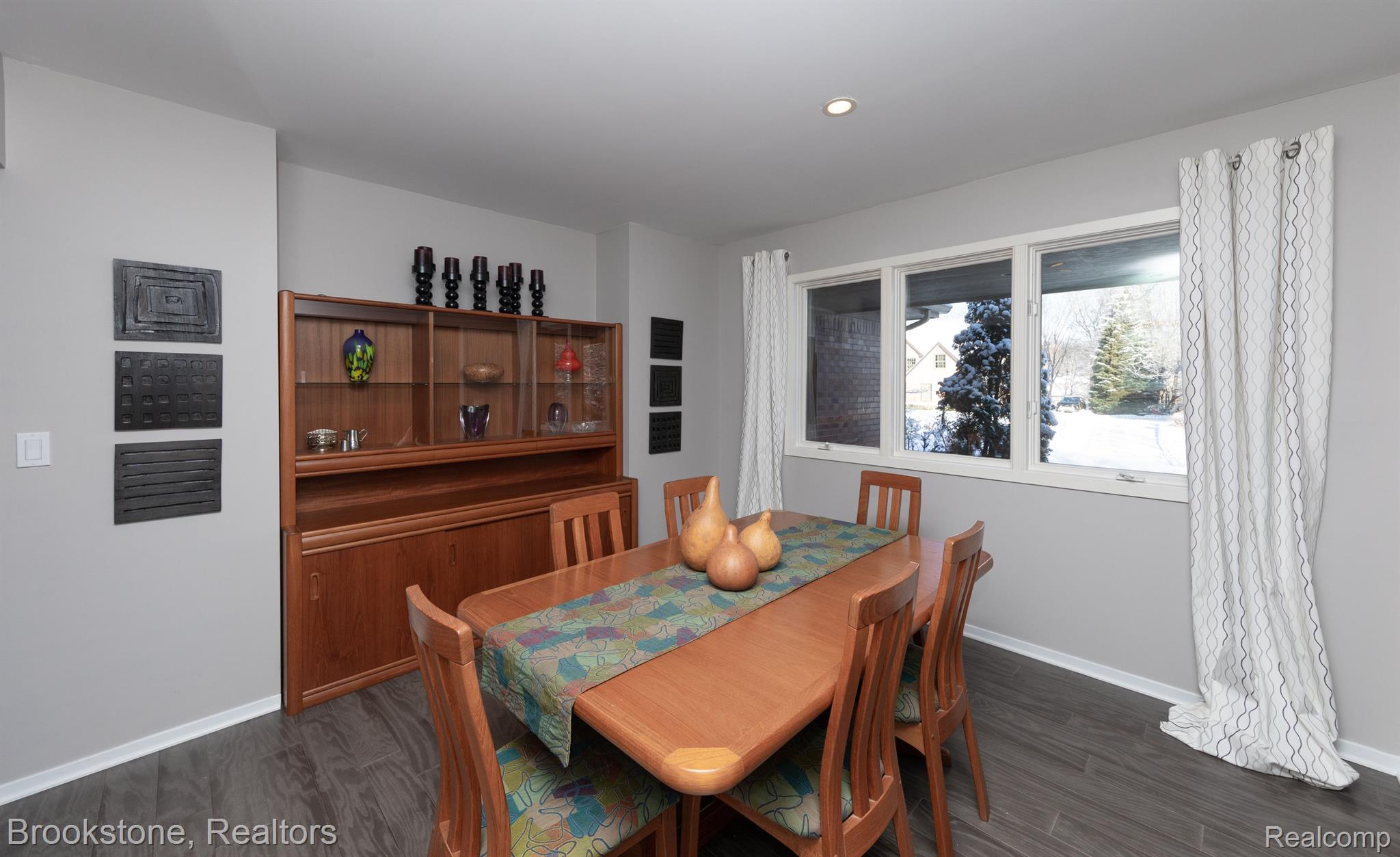 9865 KINGSTON Ridge