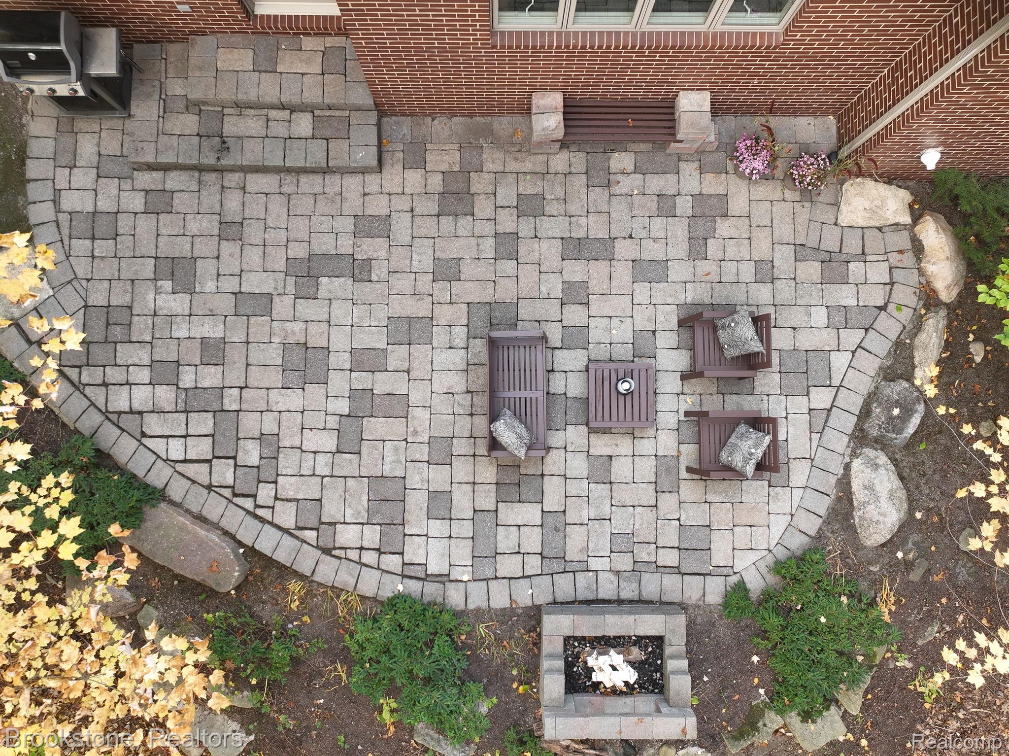 9865 KINGSTON Ridge