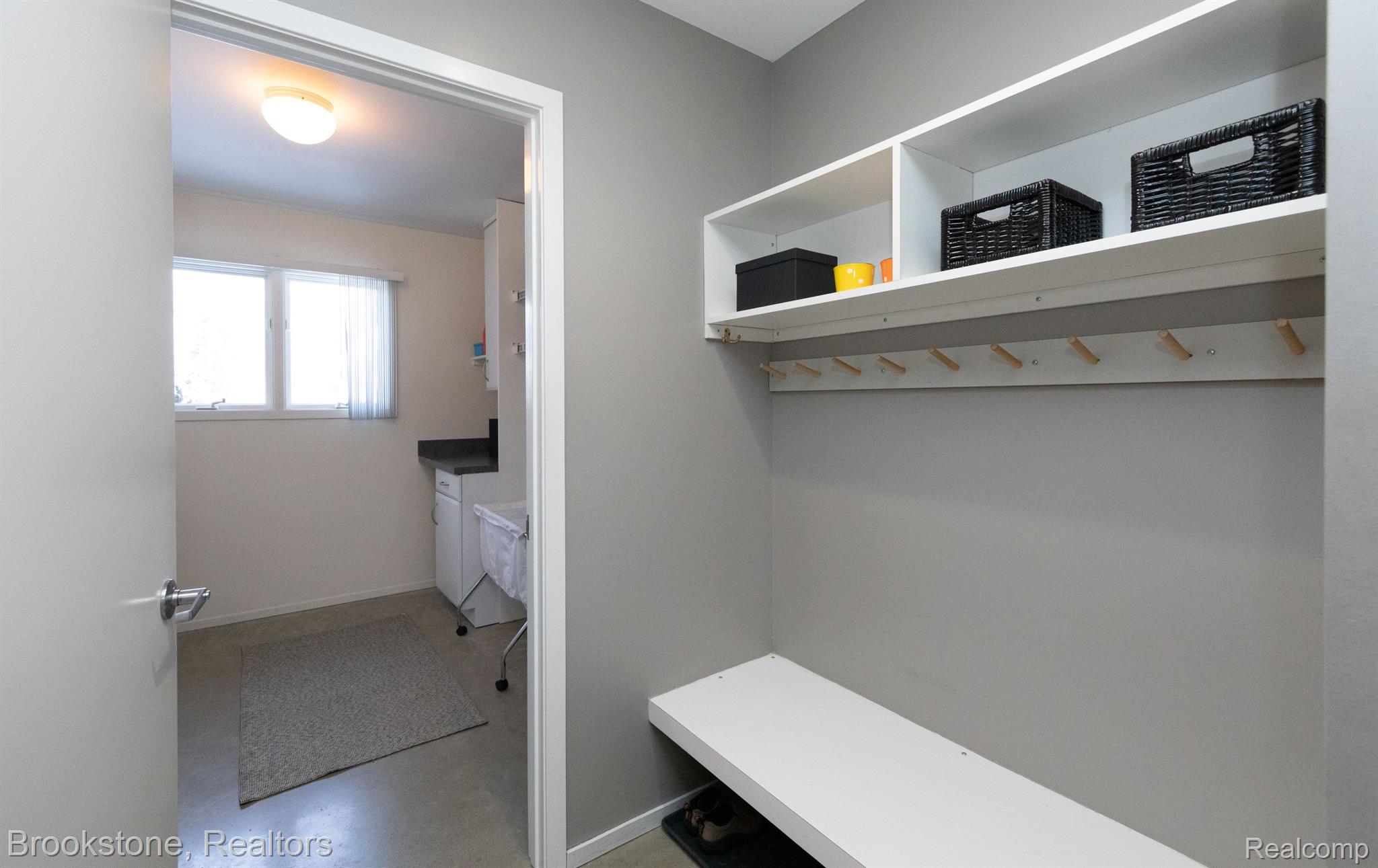 9865 KINGSTON Ridge