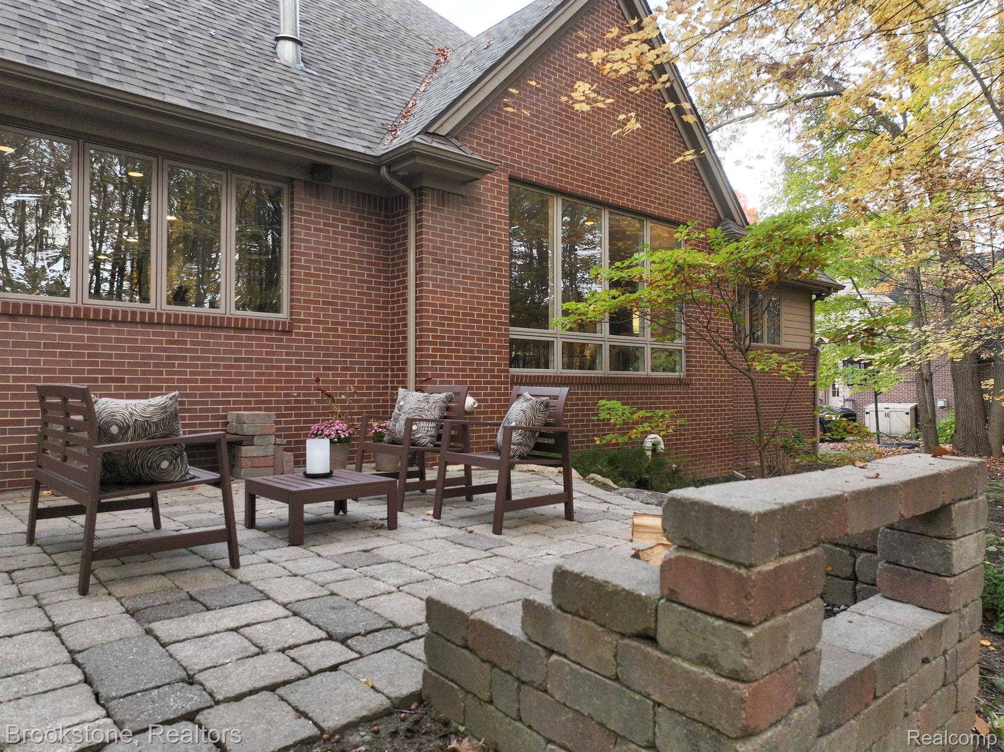 9865 KINGSTON Ridge