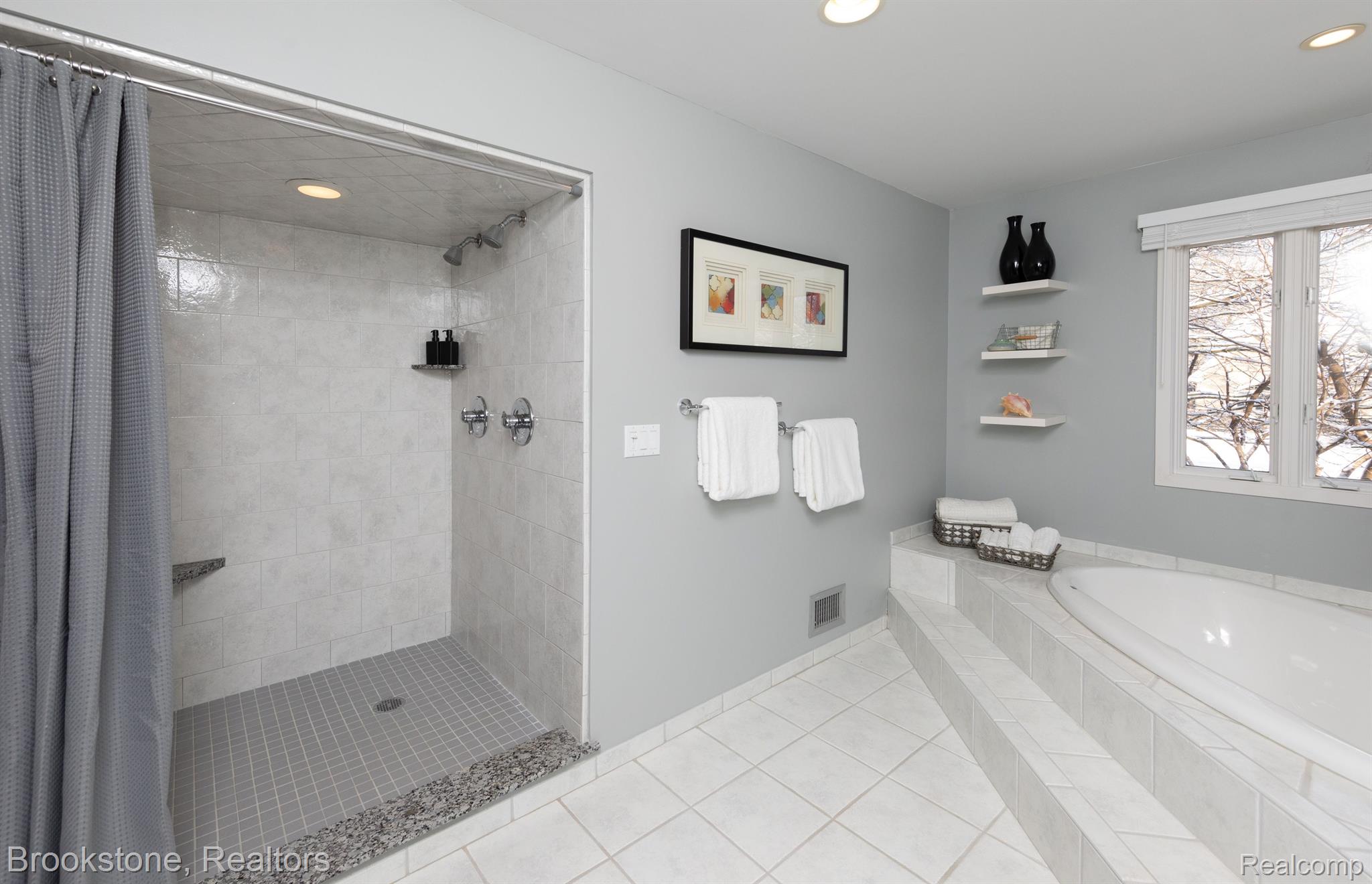 9865 KINGSTON Ridge