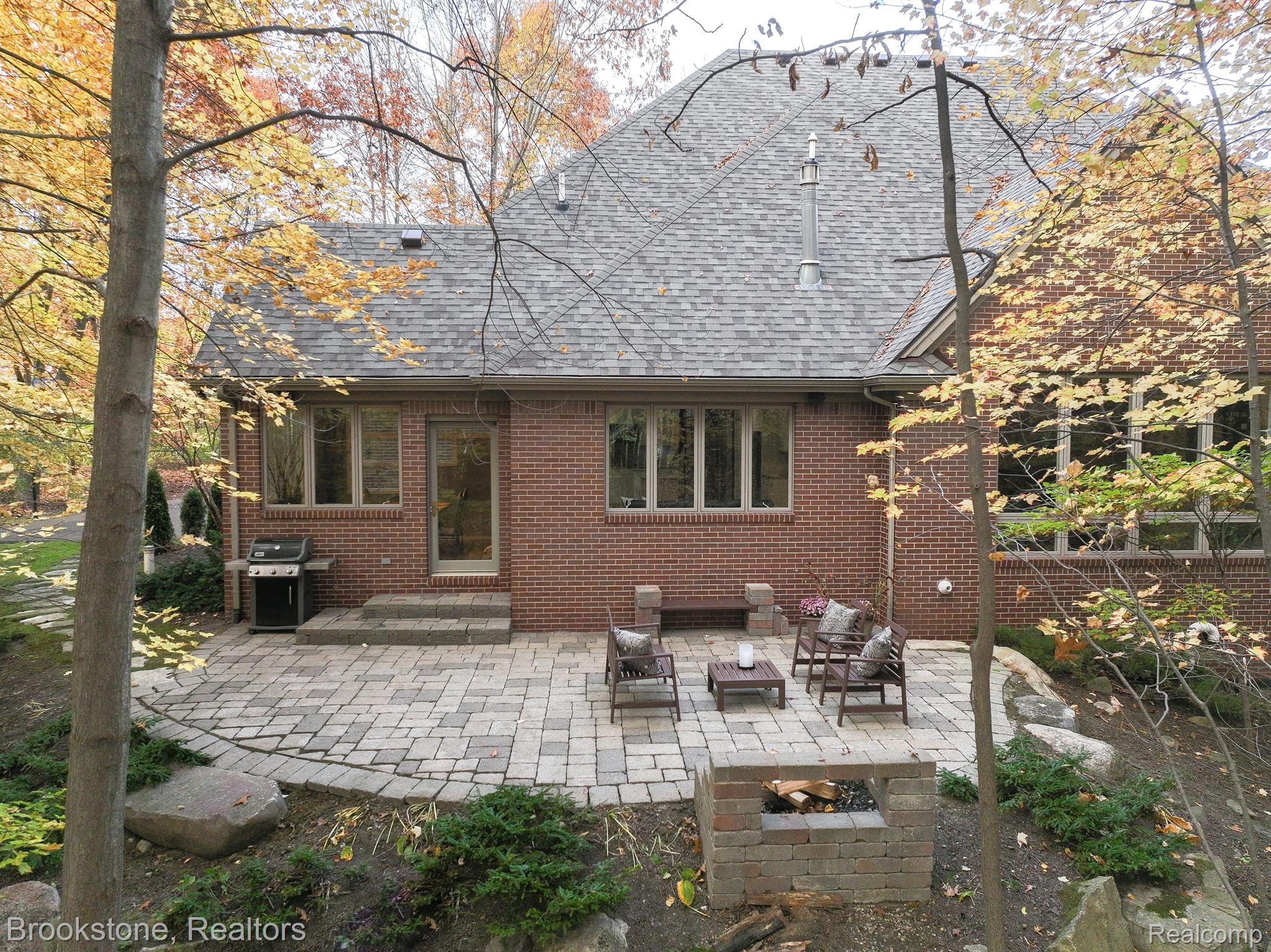 9865 KINGSTON Ridge