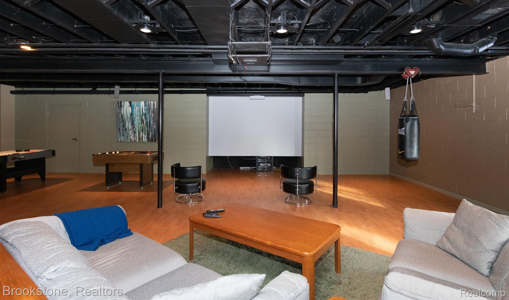 9865 KINGSTON Ridge