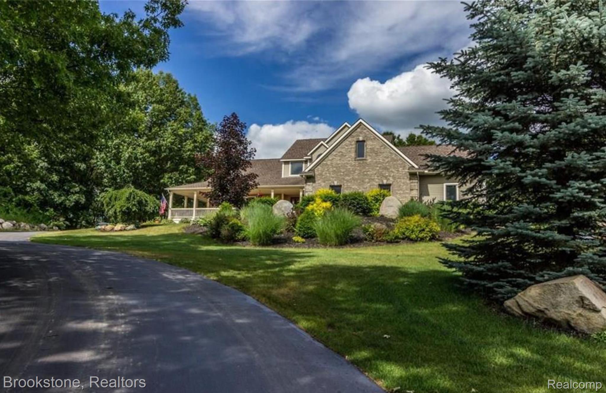 2155 HIDDEN LAKE Trail