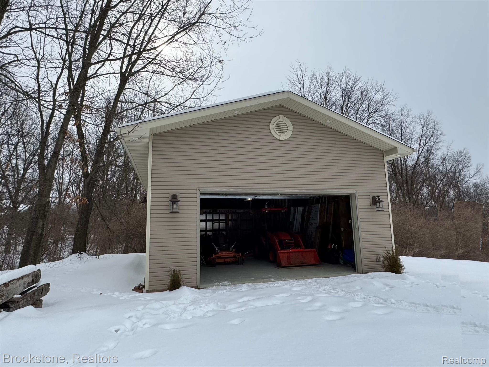 2155 HIDDEN LAKE Trail