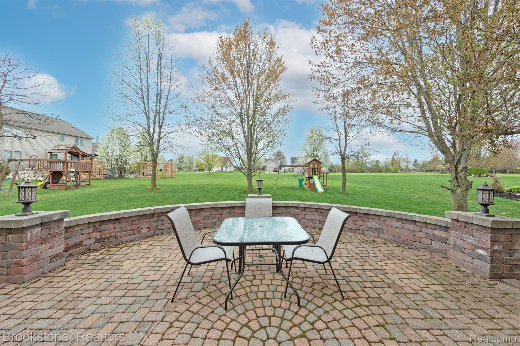 448 MARBLEWOOD Lane