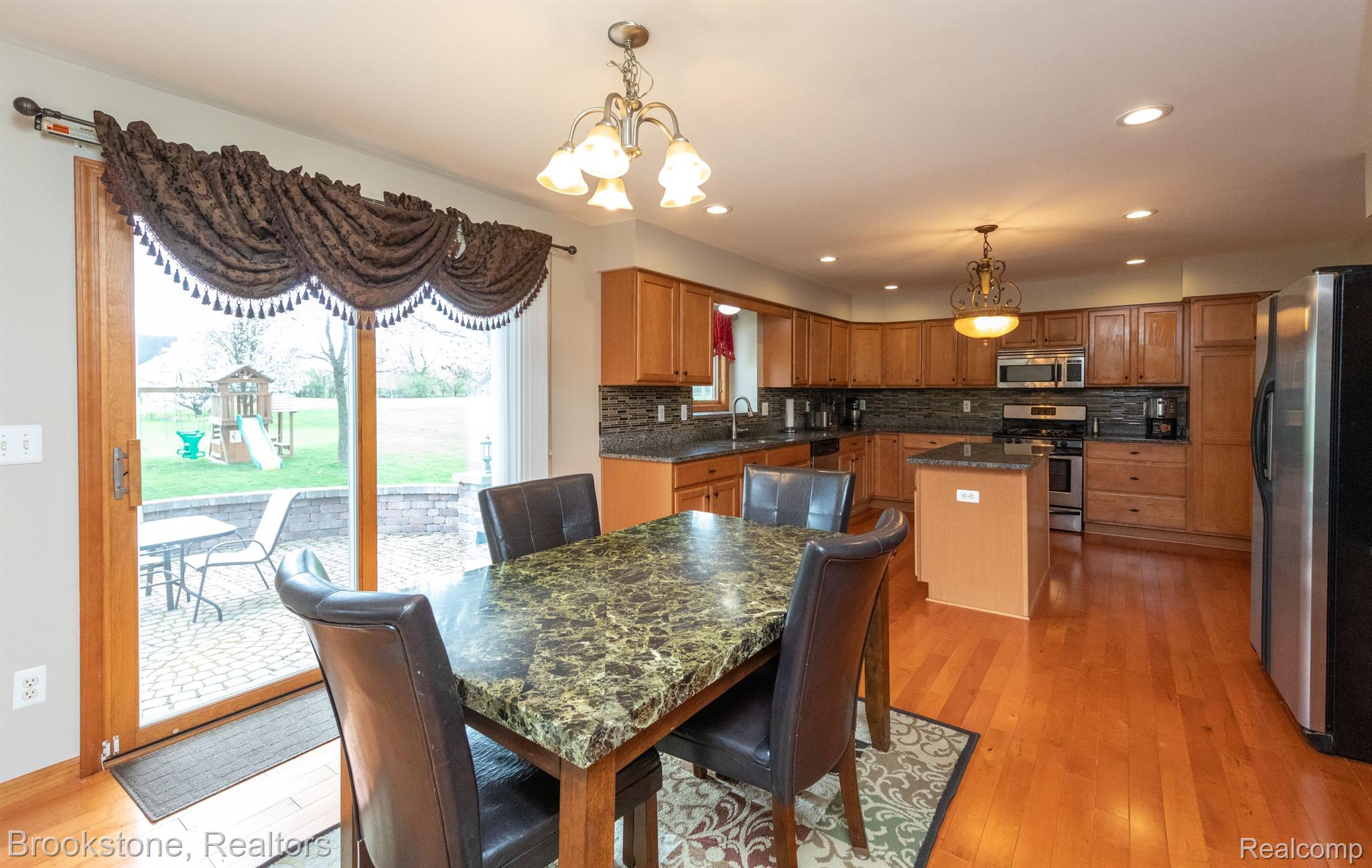 448 MARBLEWOOD Lane