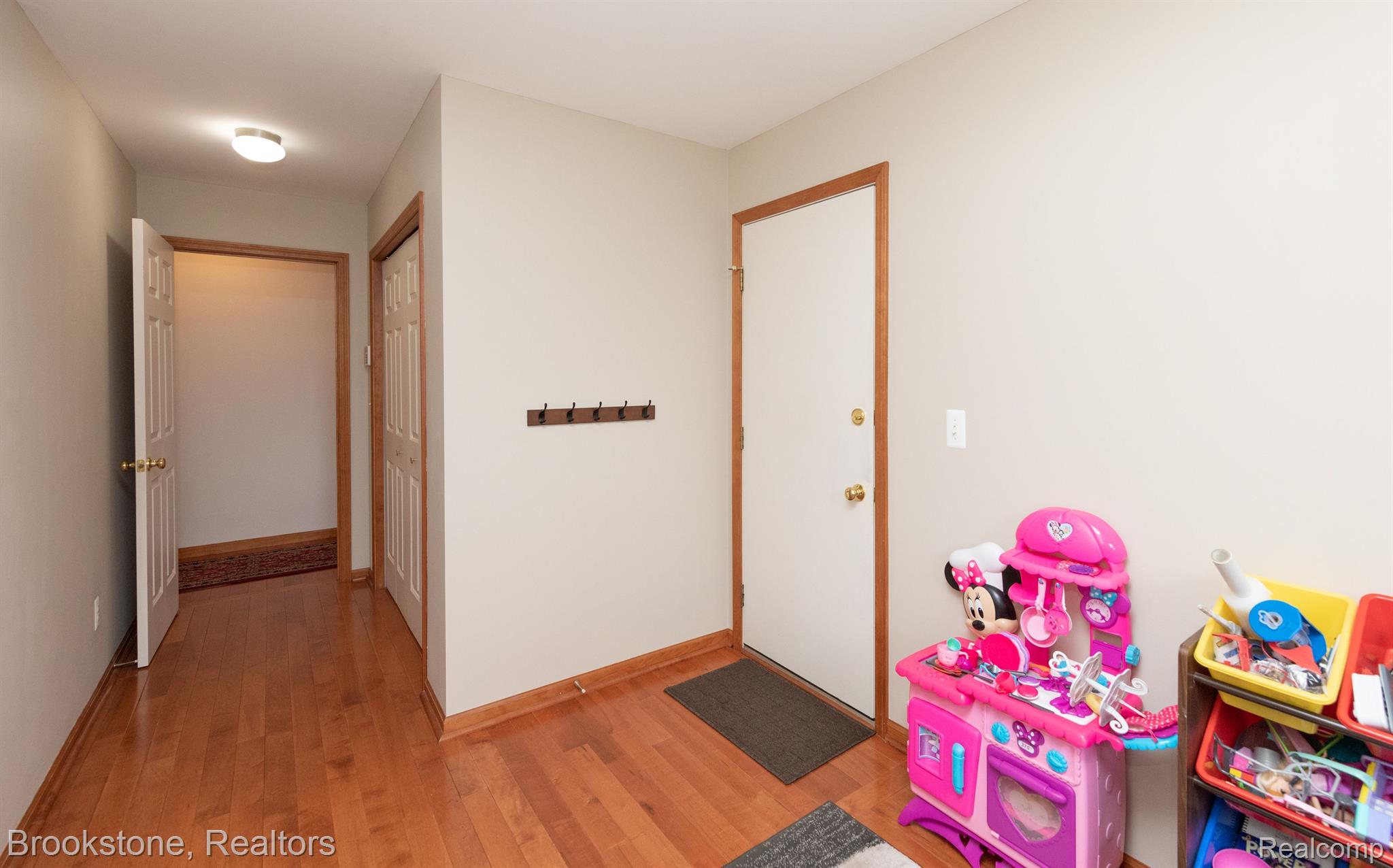 448 MARBLEWOOD Lane