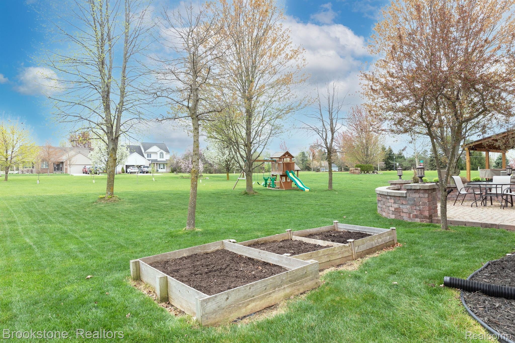 448 MARBLEWOOD Lane