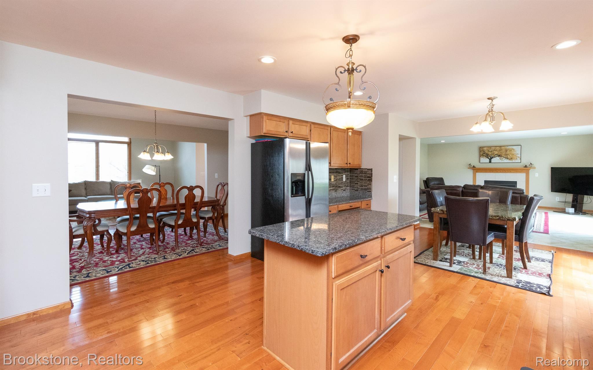 448 MARBLEWOOD Lane