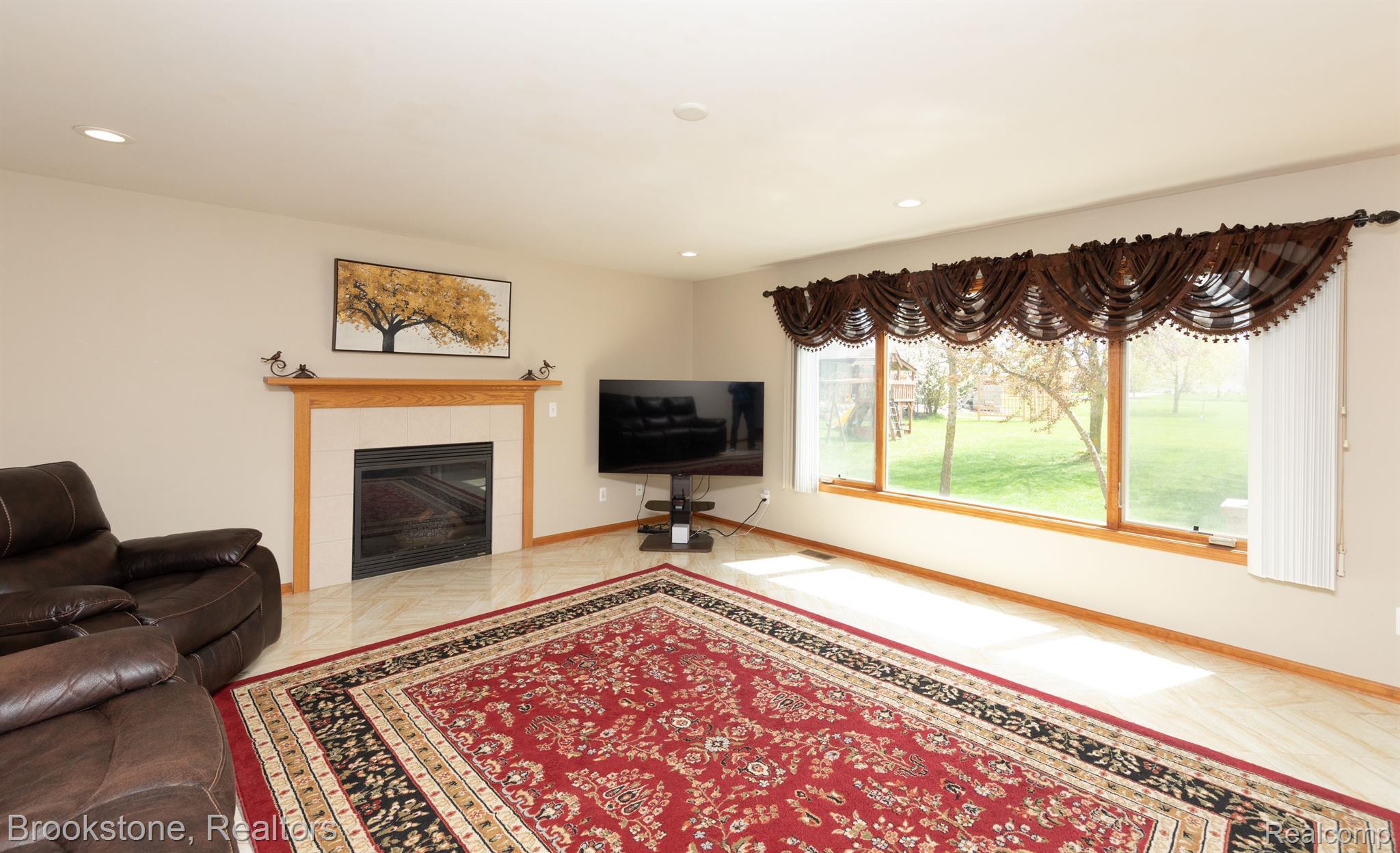 448 MARBLEWOOD Lane
