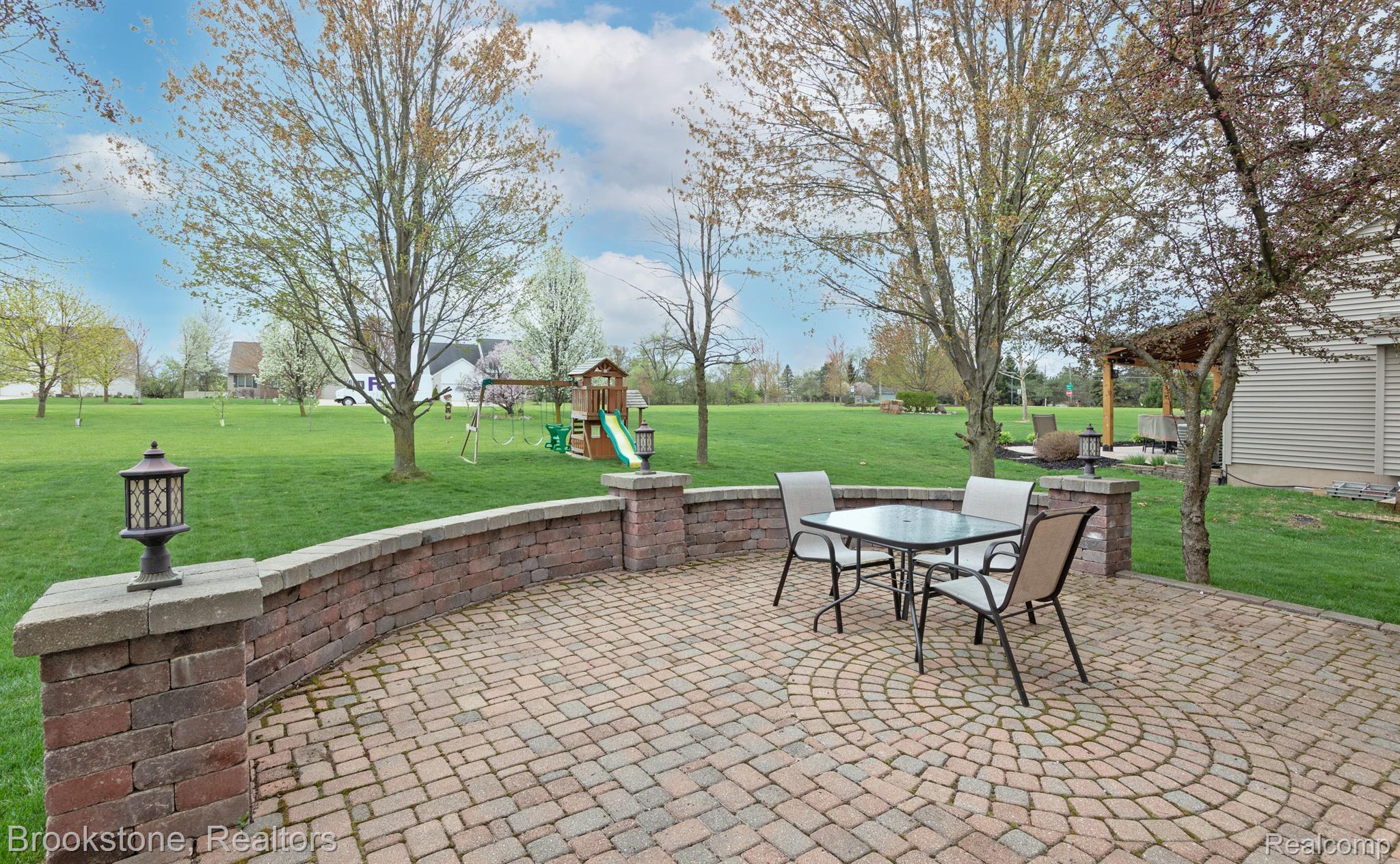 448 MARBLEWOOD Lane