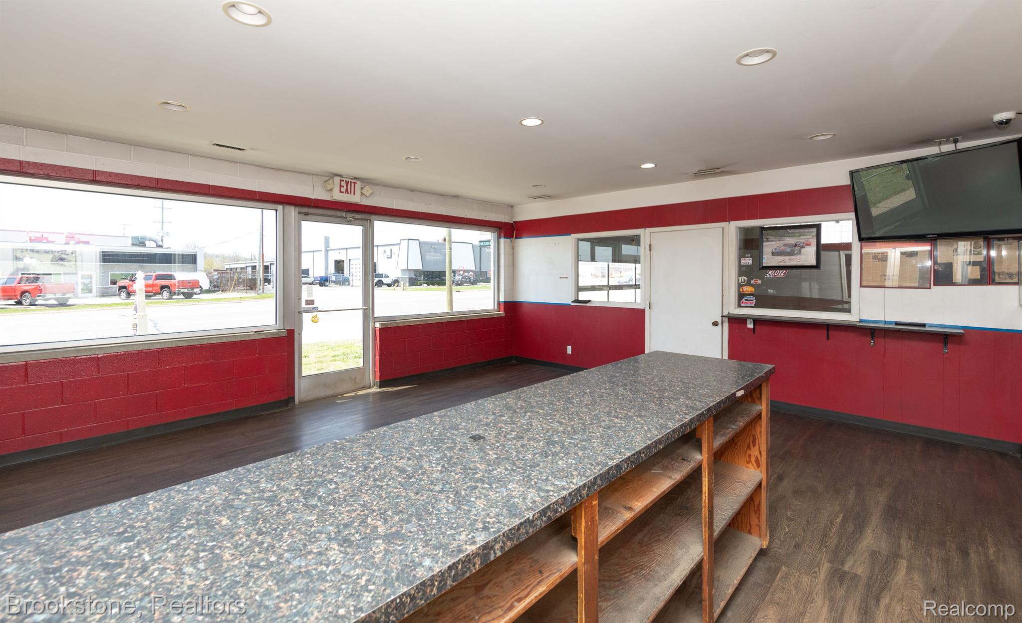 700 CESAR E CHAVEZ Avenue