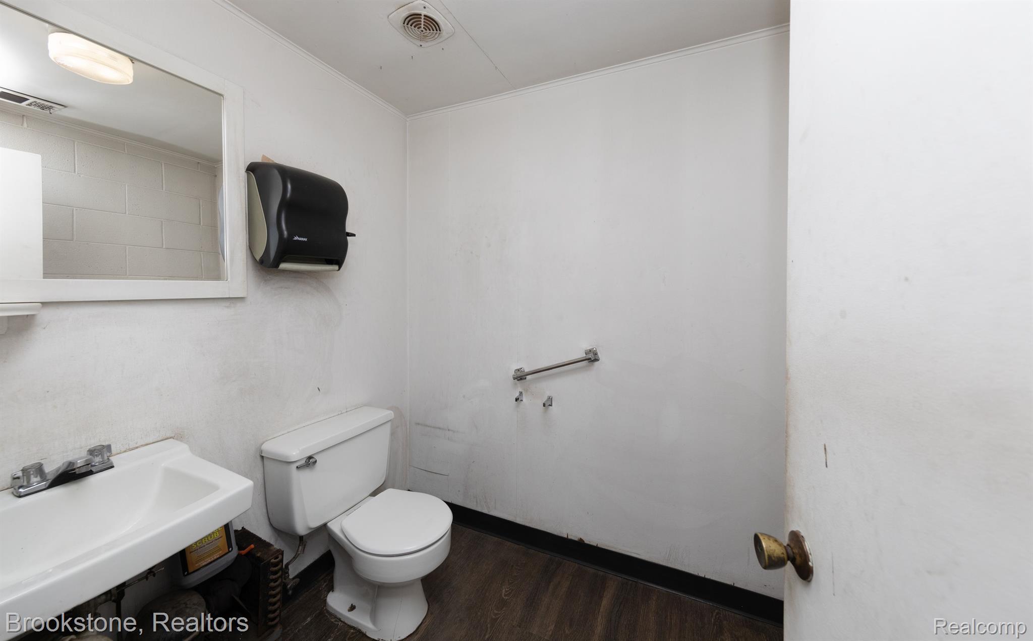 700 CESAR E CHAVEZ Avenue