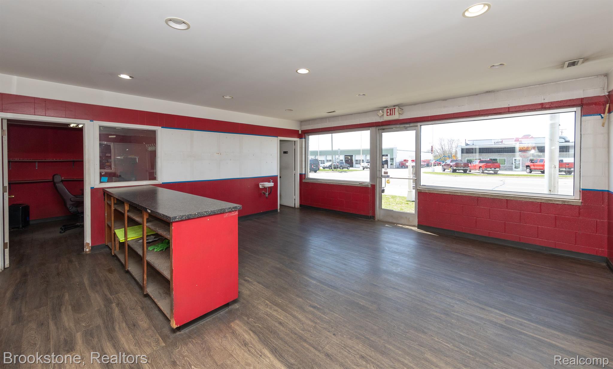 700 CESAR E CHAVEZ Avenue