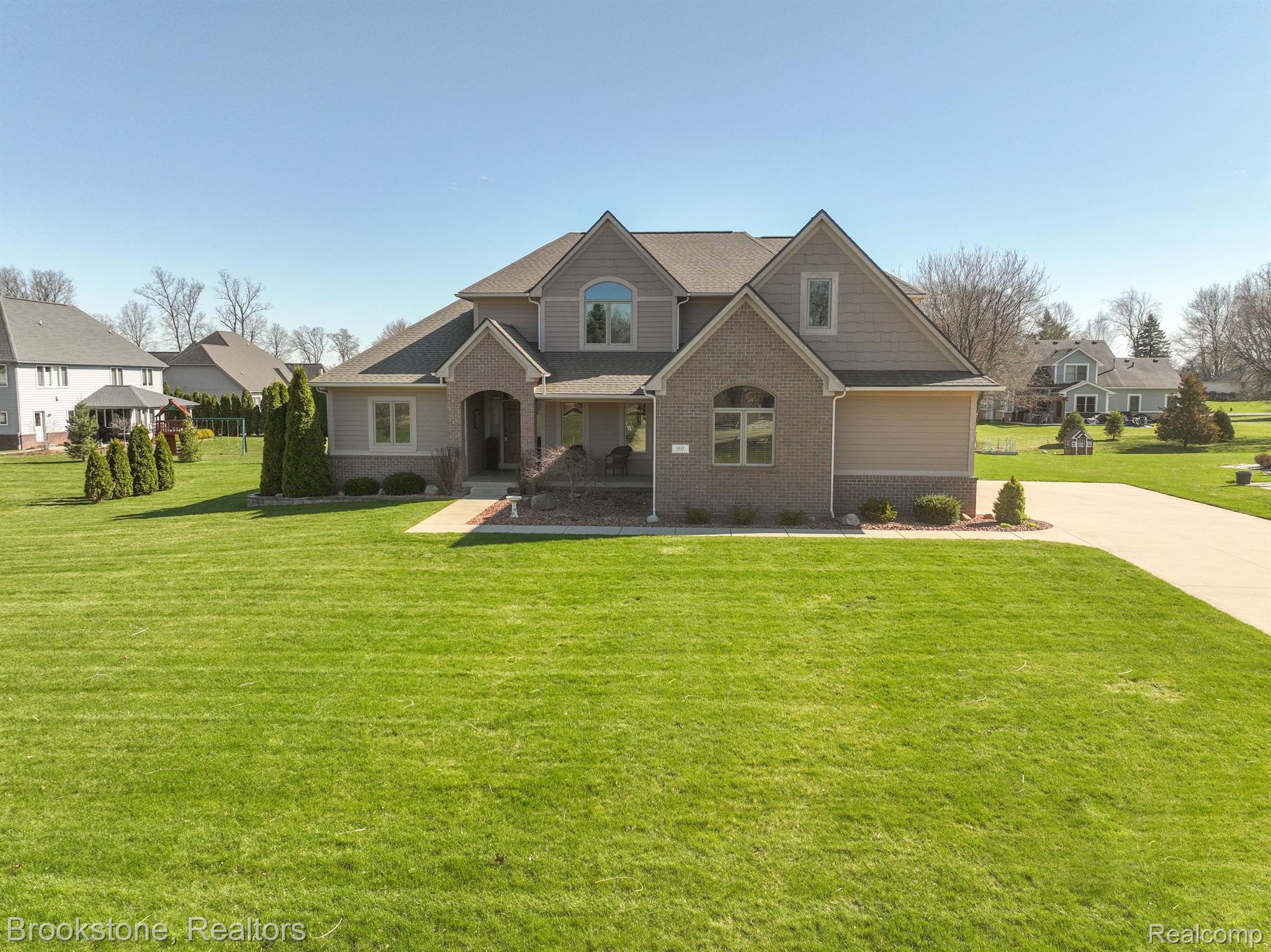 897 MOLDOVIA Drive