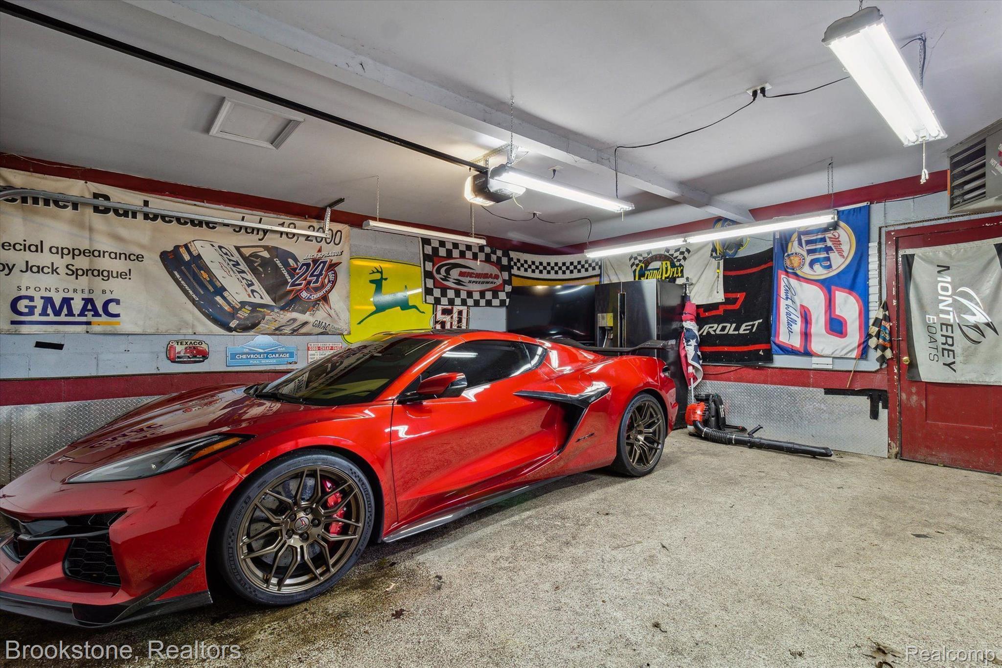 1475 AVONDALE Street