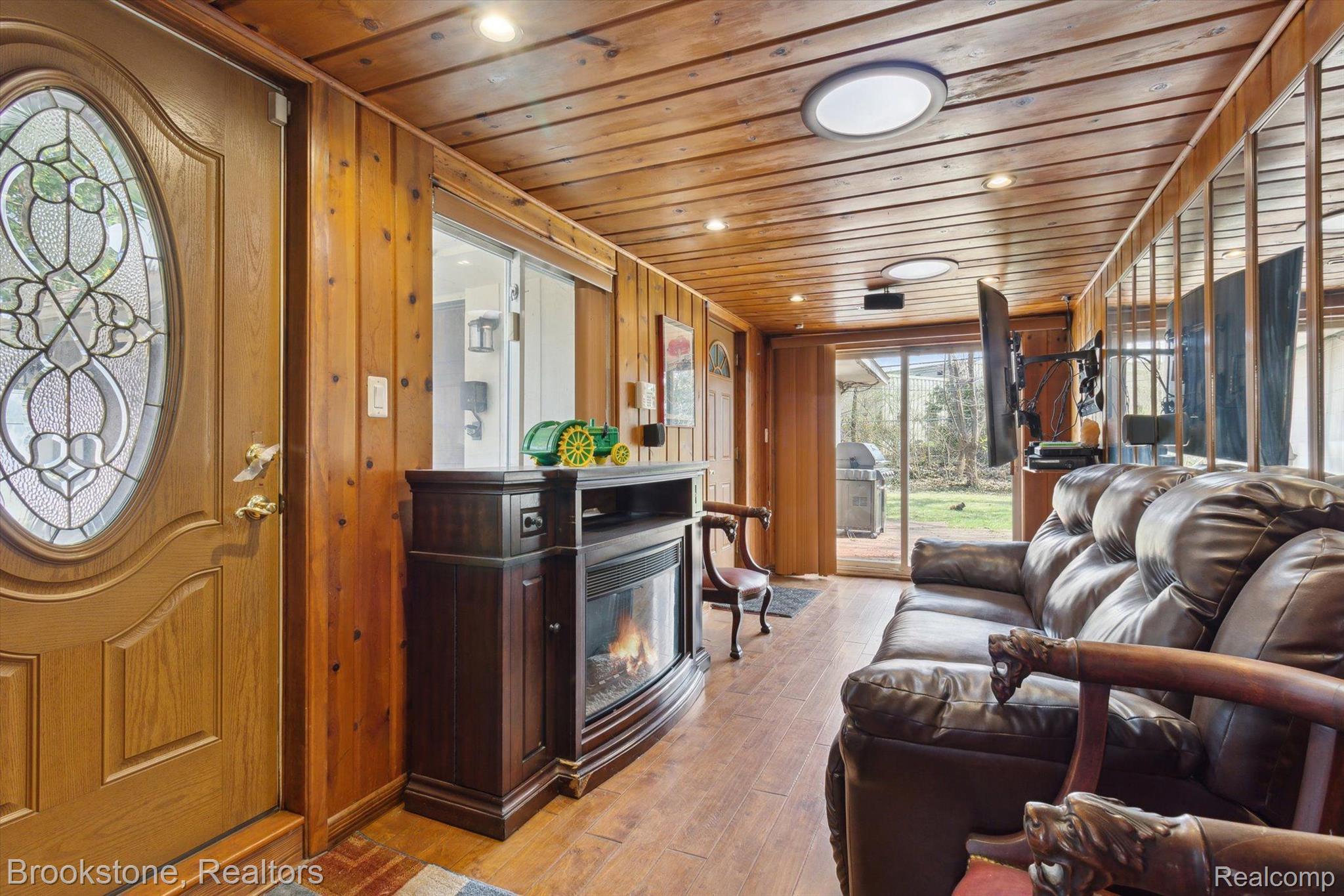 1475 AVONDALE Street