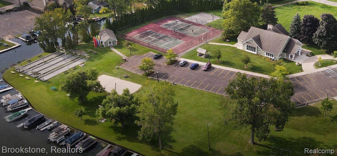 1475 AVONDALE Street