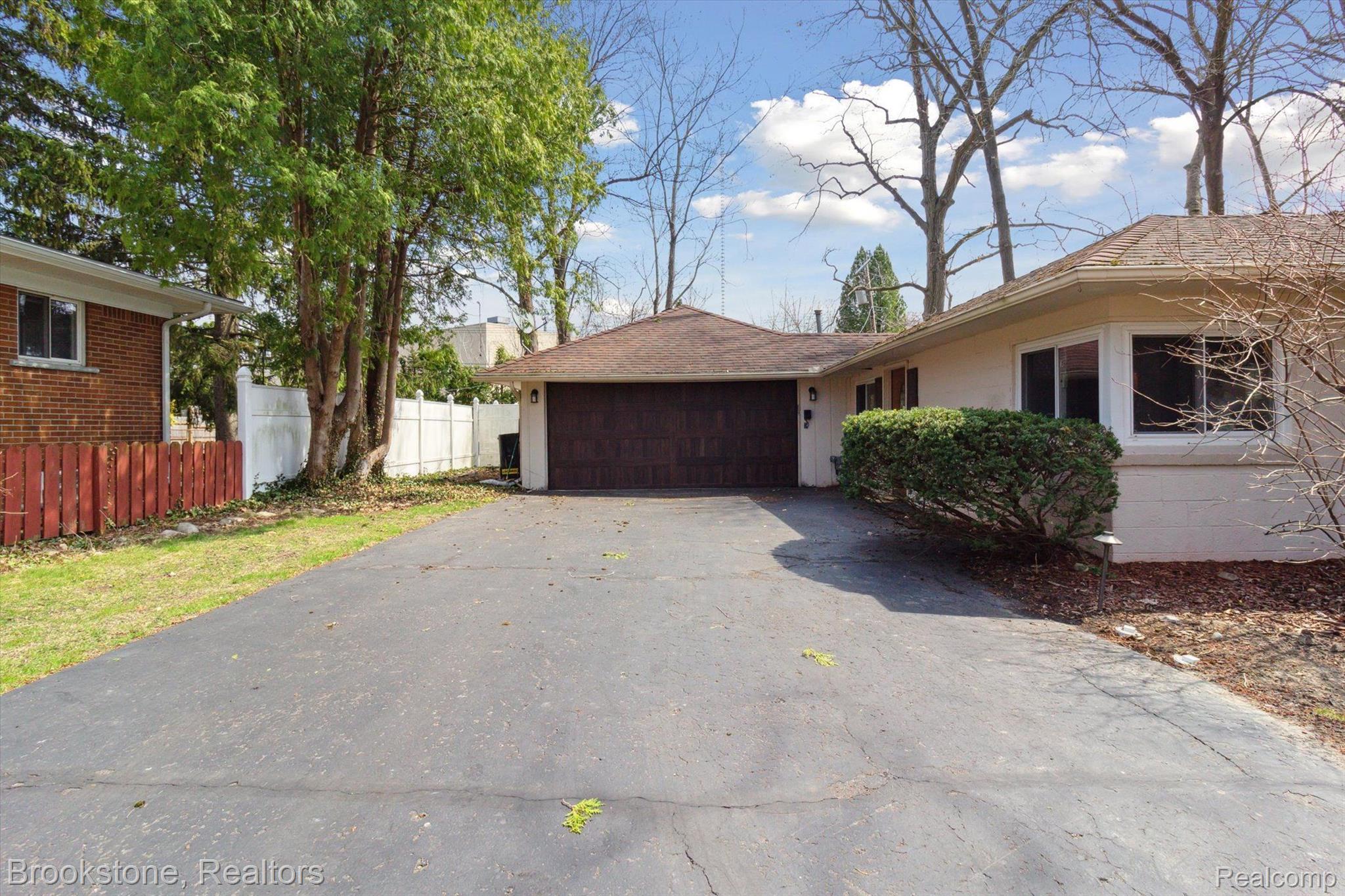 1475 AVONDALE Street