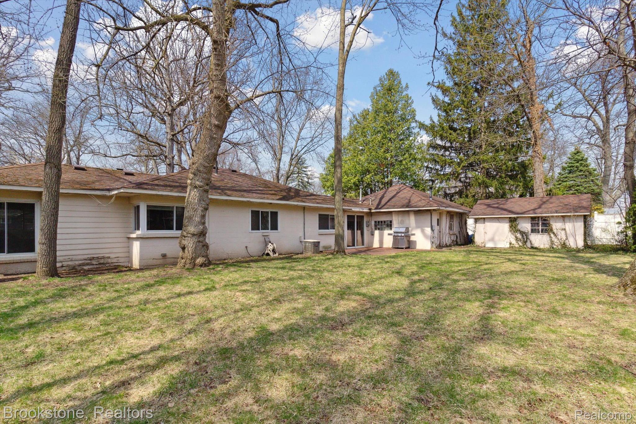 1475 AVONDALE Street