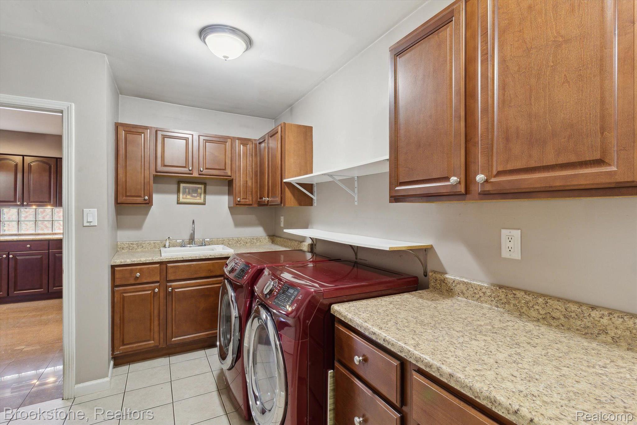 1475 AVONDALE Street