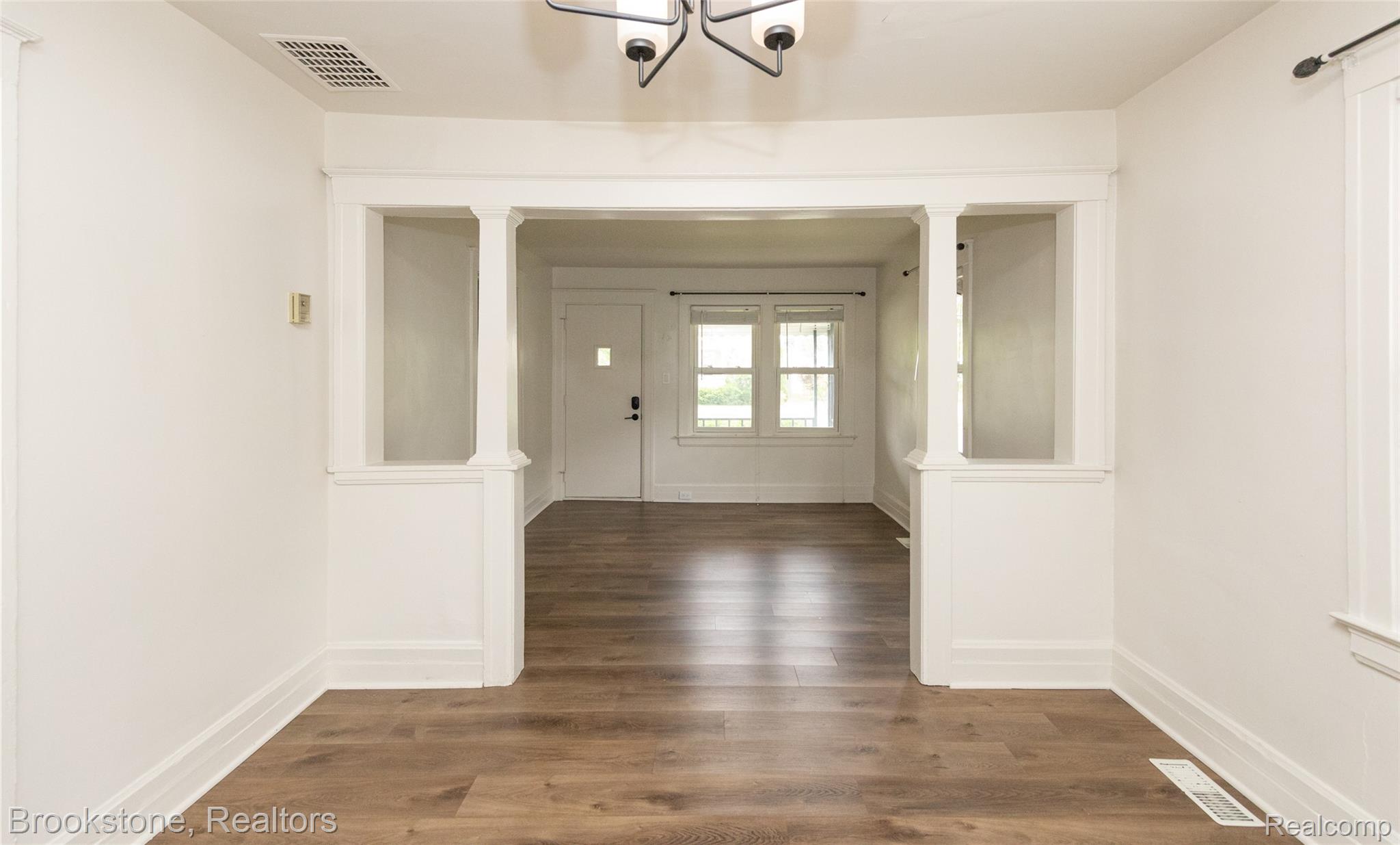 3261 GRIFFITH Avenue