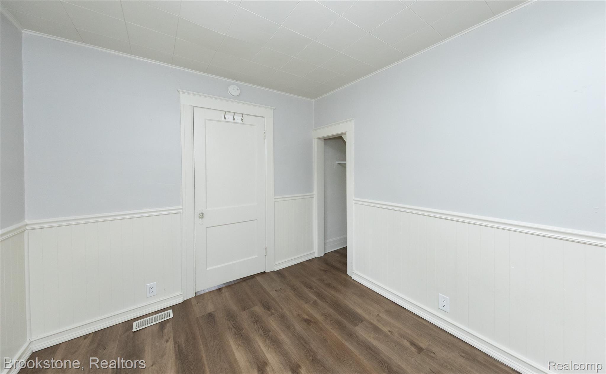 3261 GRIFFITH Avenue