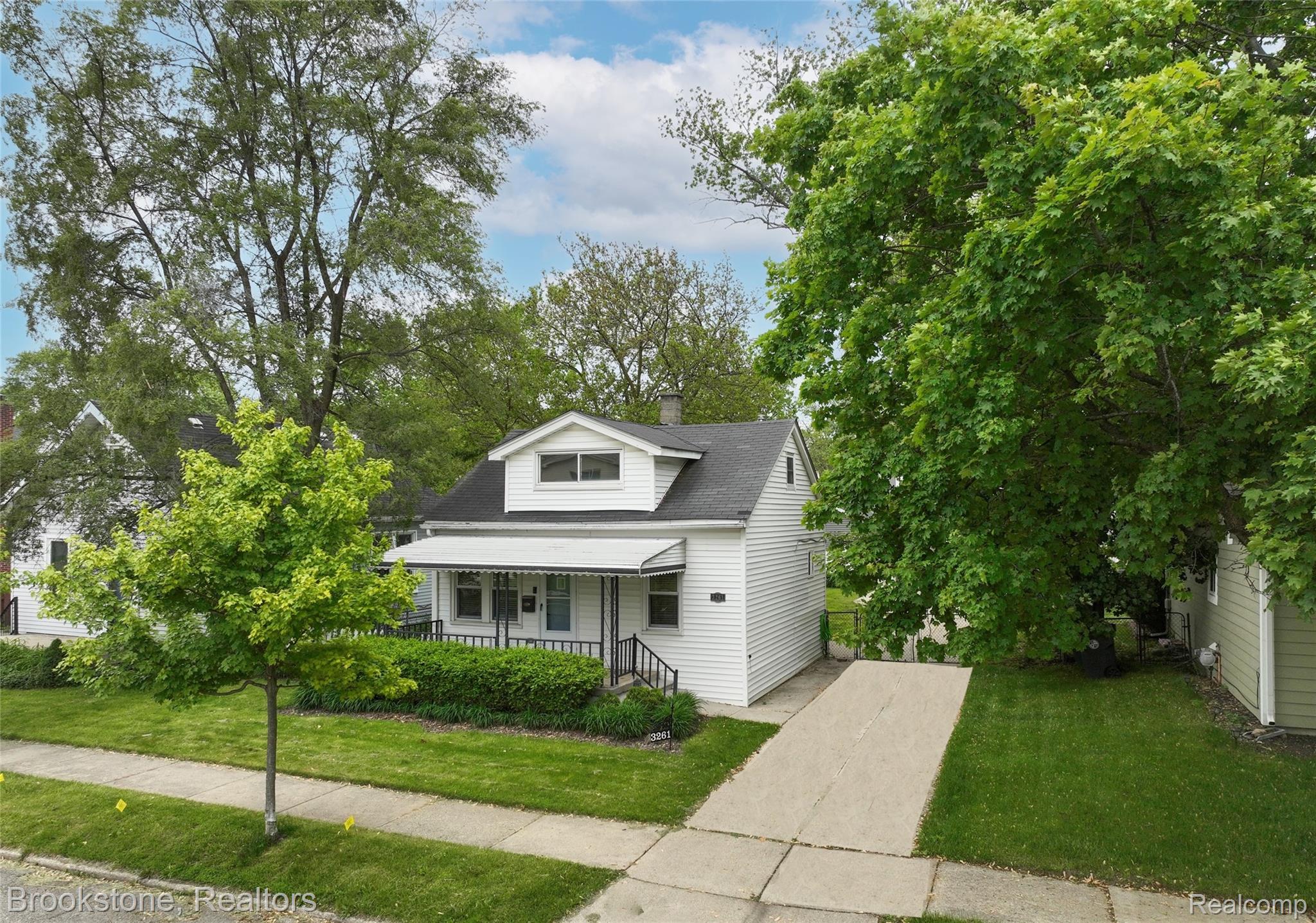 3261 GRIFFITH Avenue