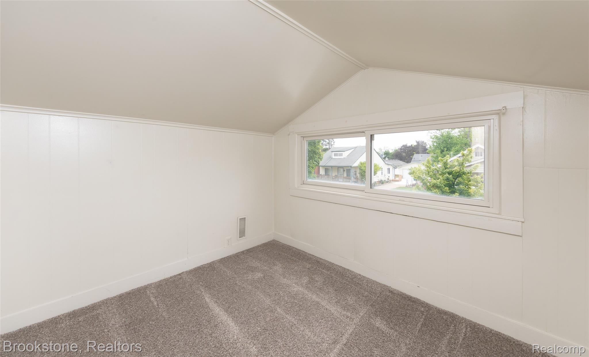 3261 GRIFFITH Avenue