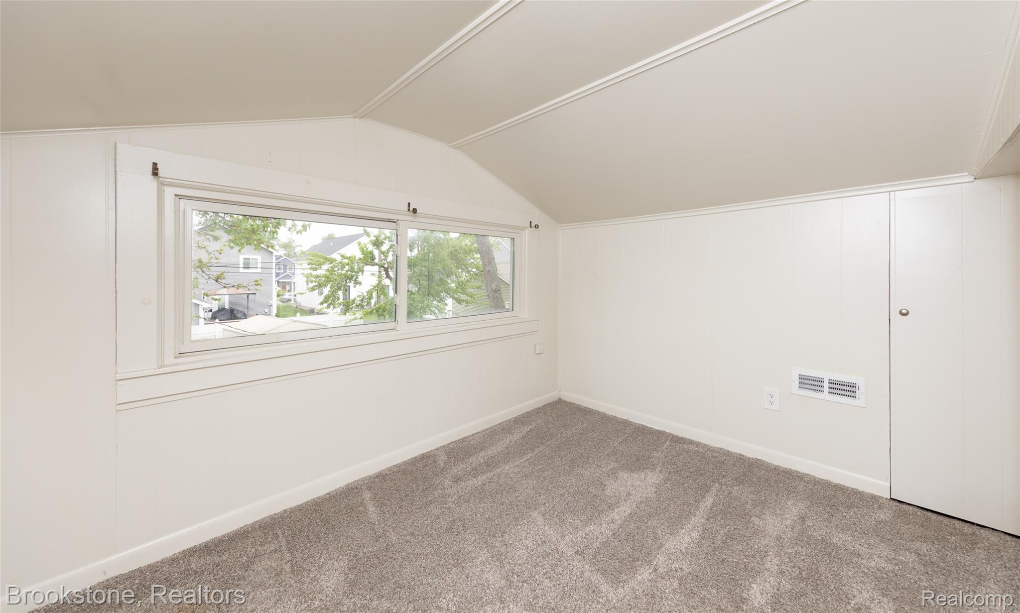 3261 GRIFFITH Avenue