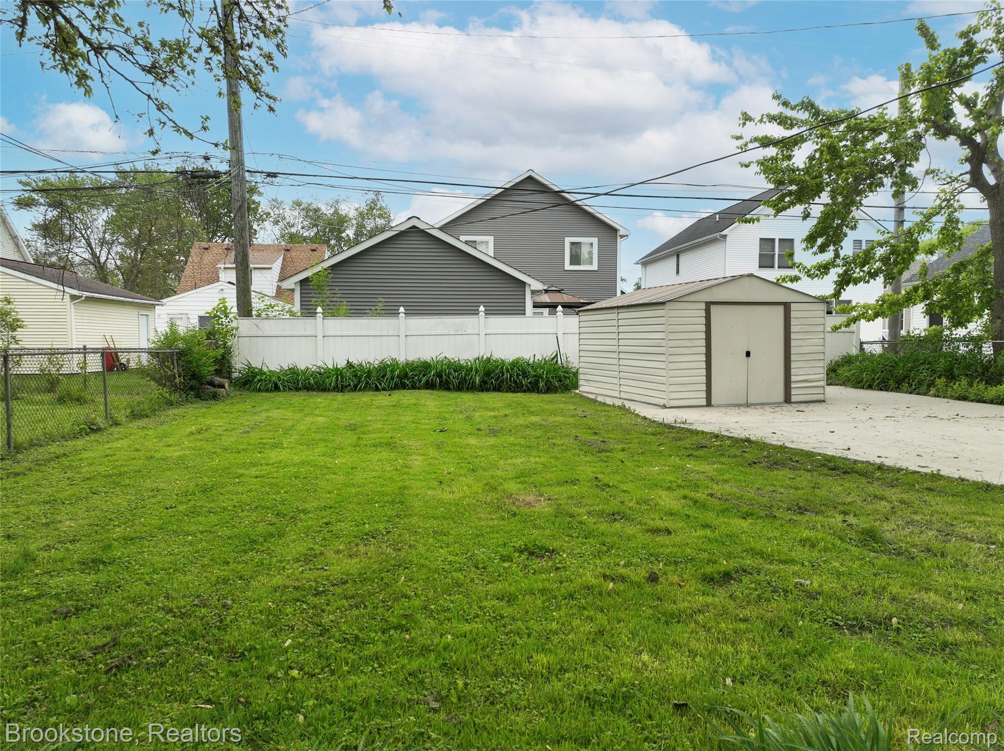 3261 GRIFFITH Avenue