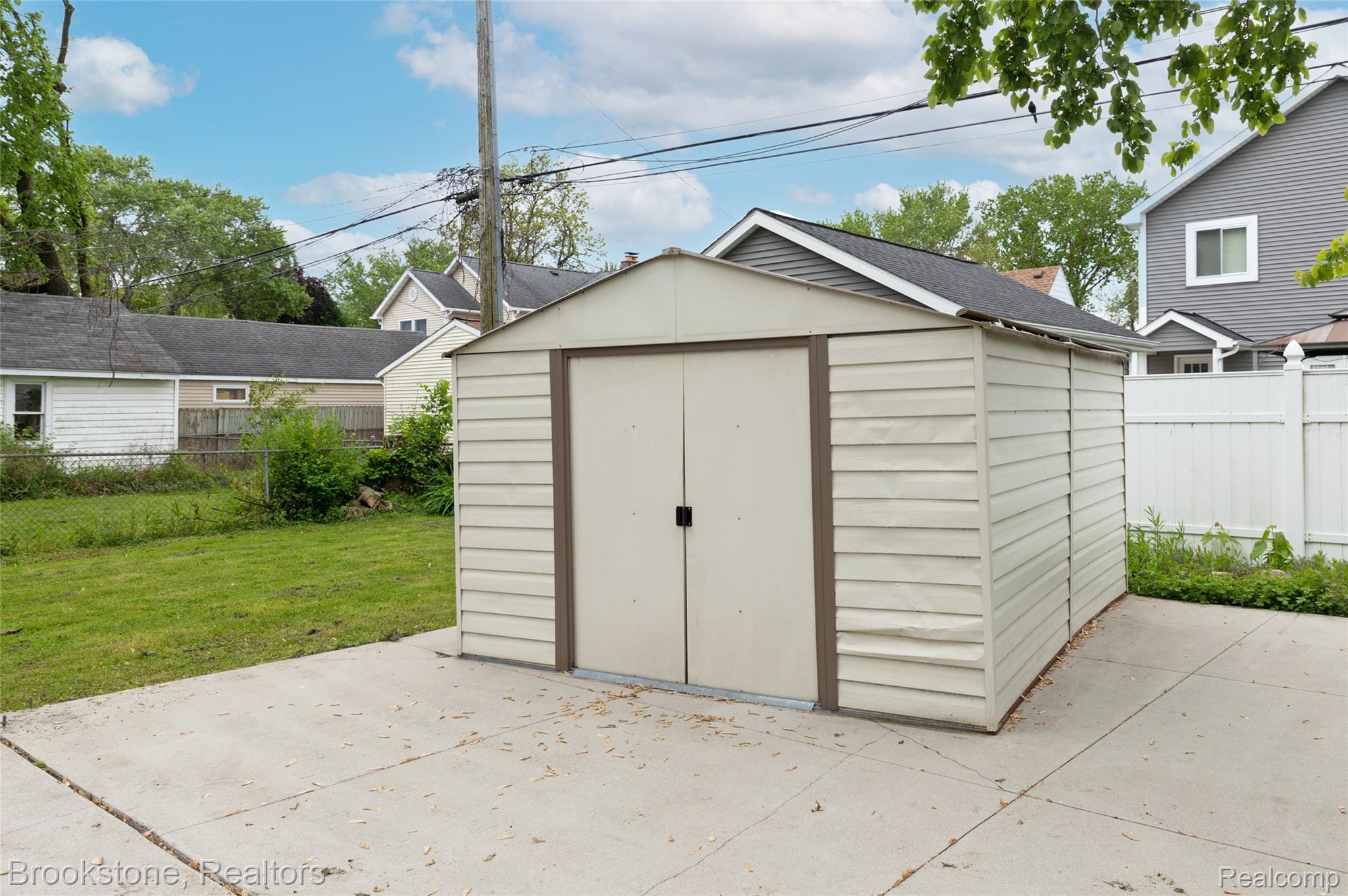 3261 GRIFFITH Avenue