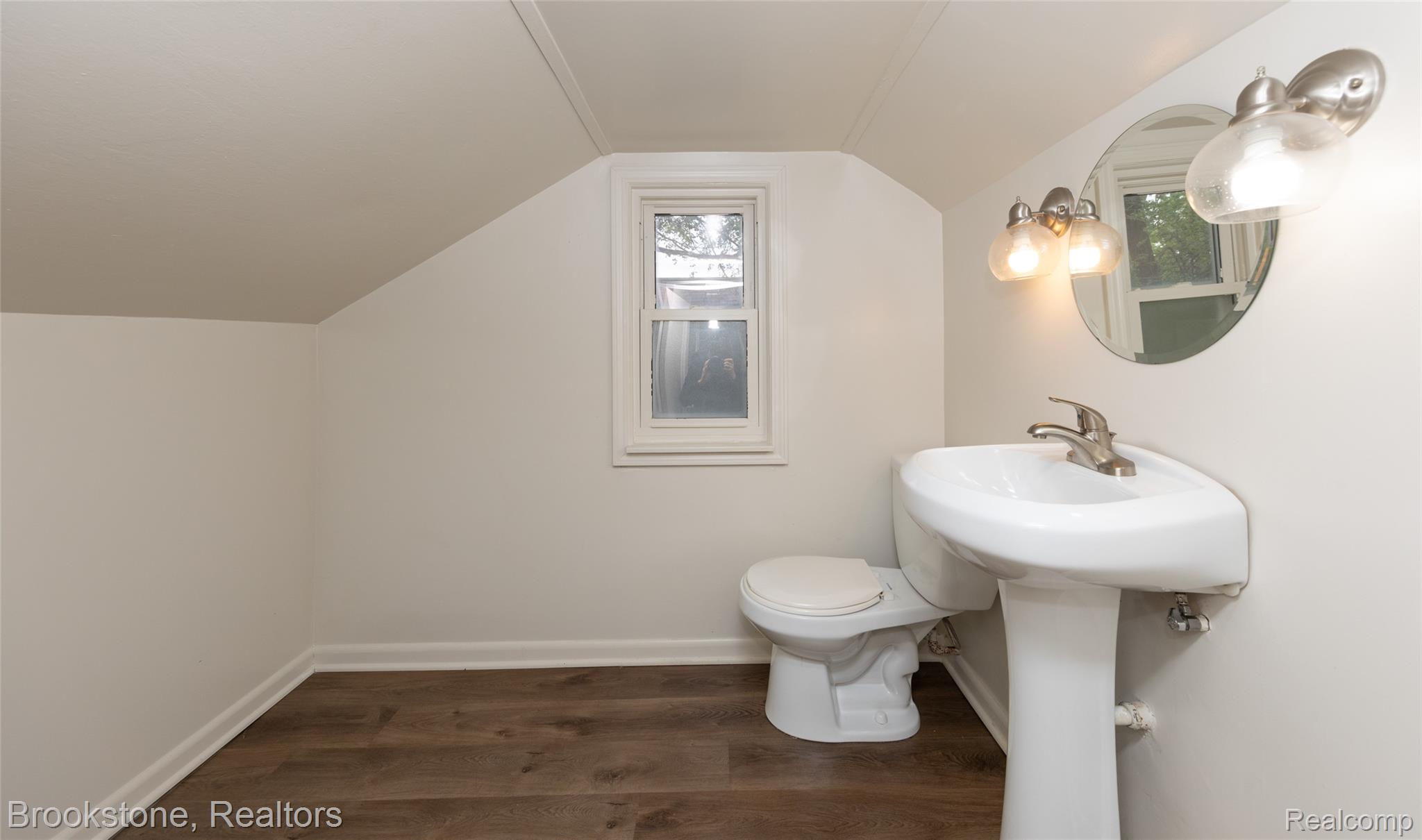 3261 GRIFFITH Avenue