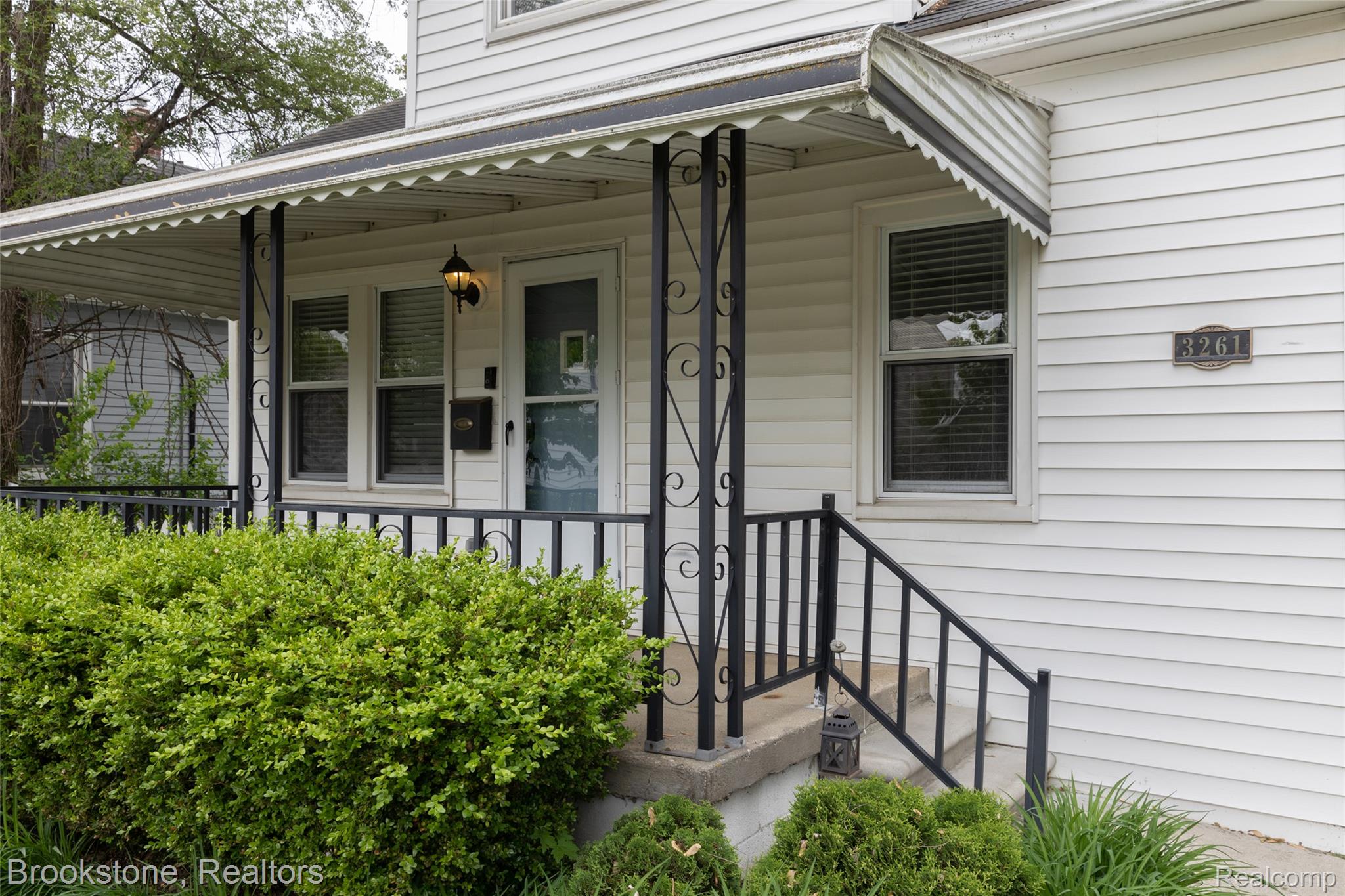 3261 GRIFFITH Avenue