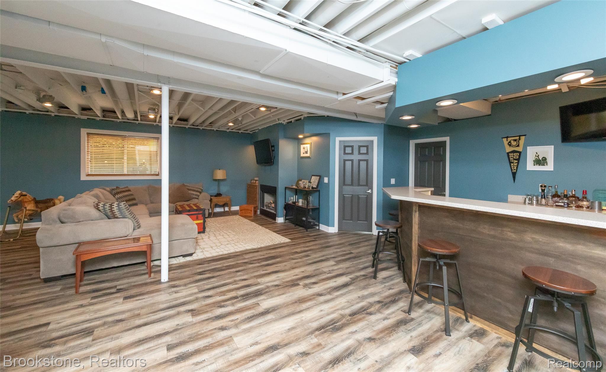 7859 BROOK LANE