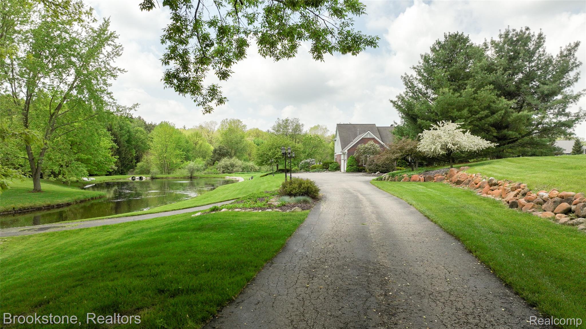 7859 BROOK LANE