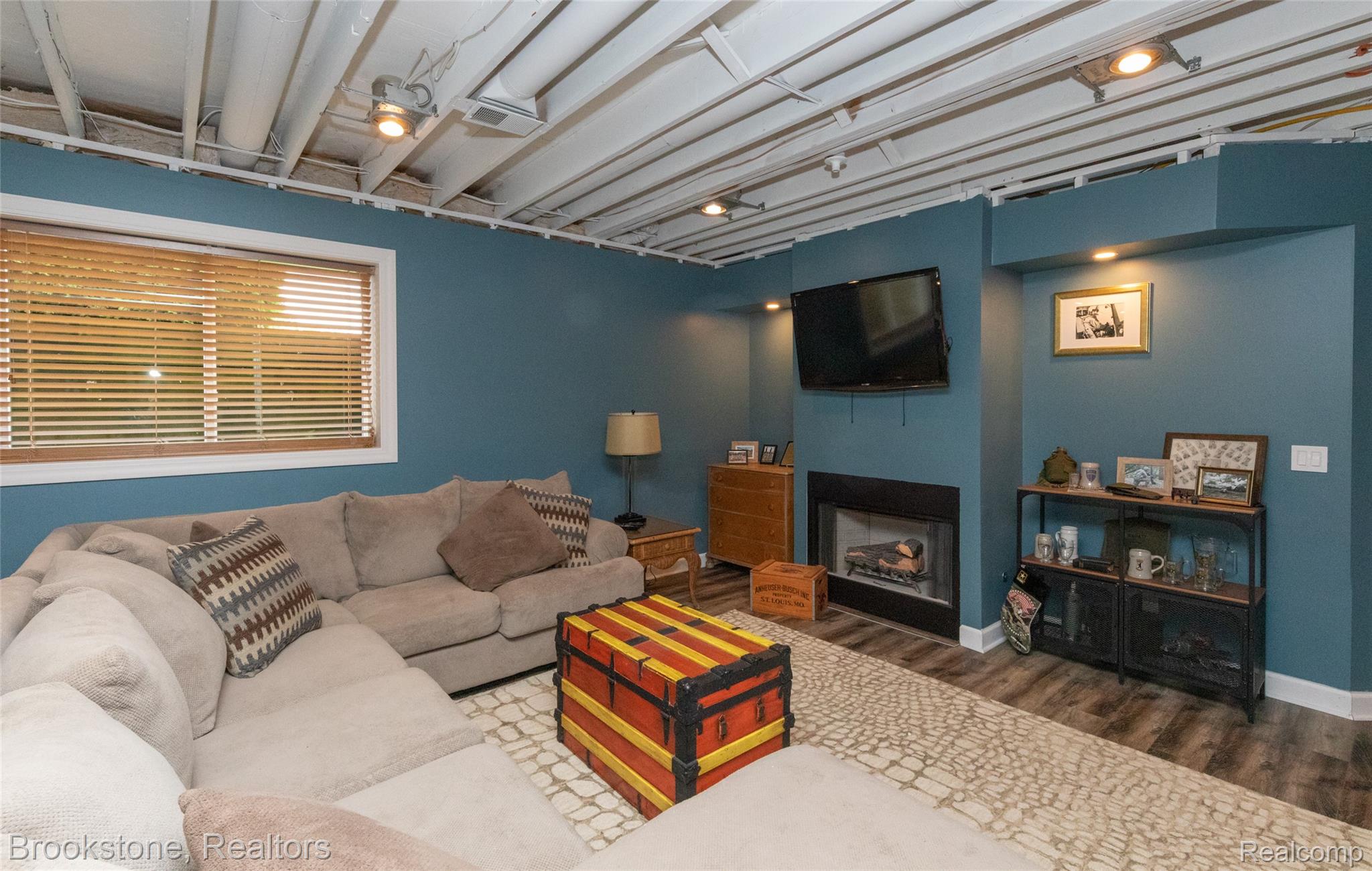 7859 BROOK LANE