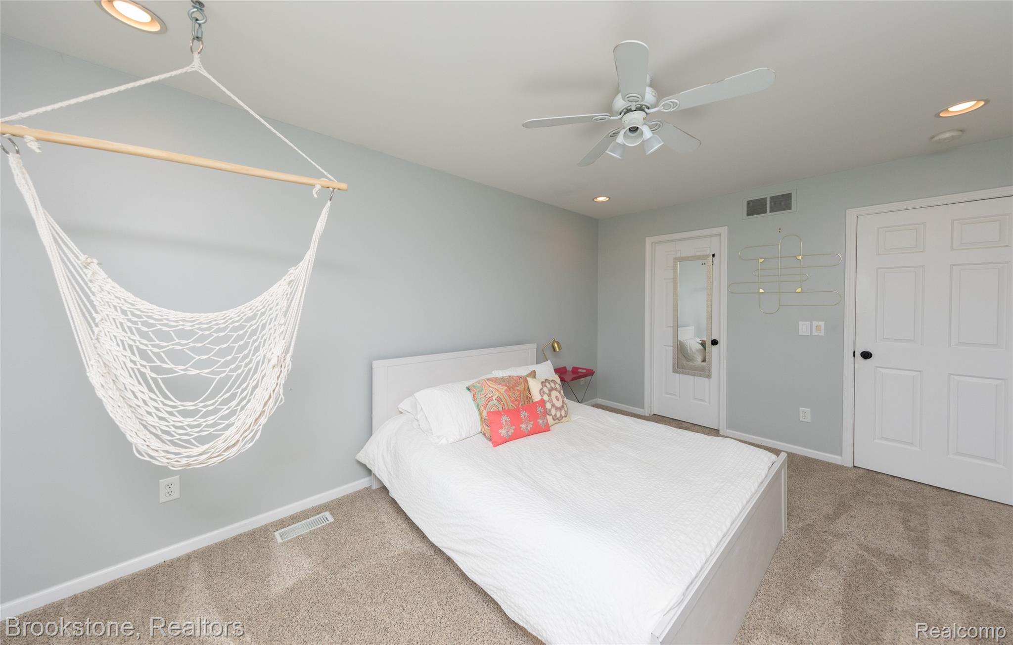 7859 BROOK LANE