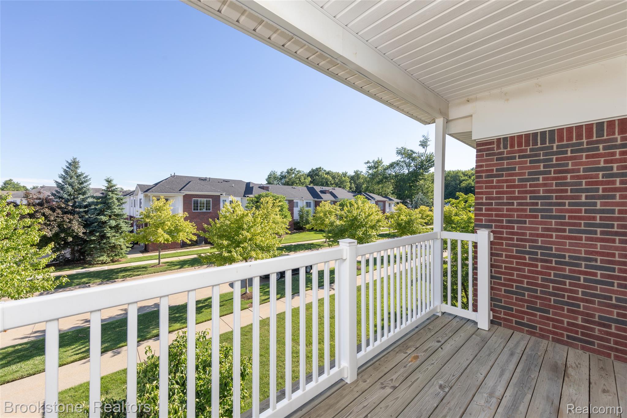 5577 TWIN OAKS Drive