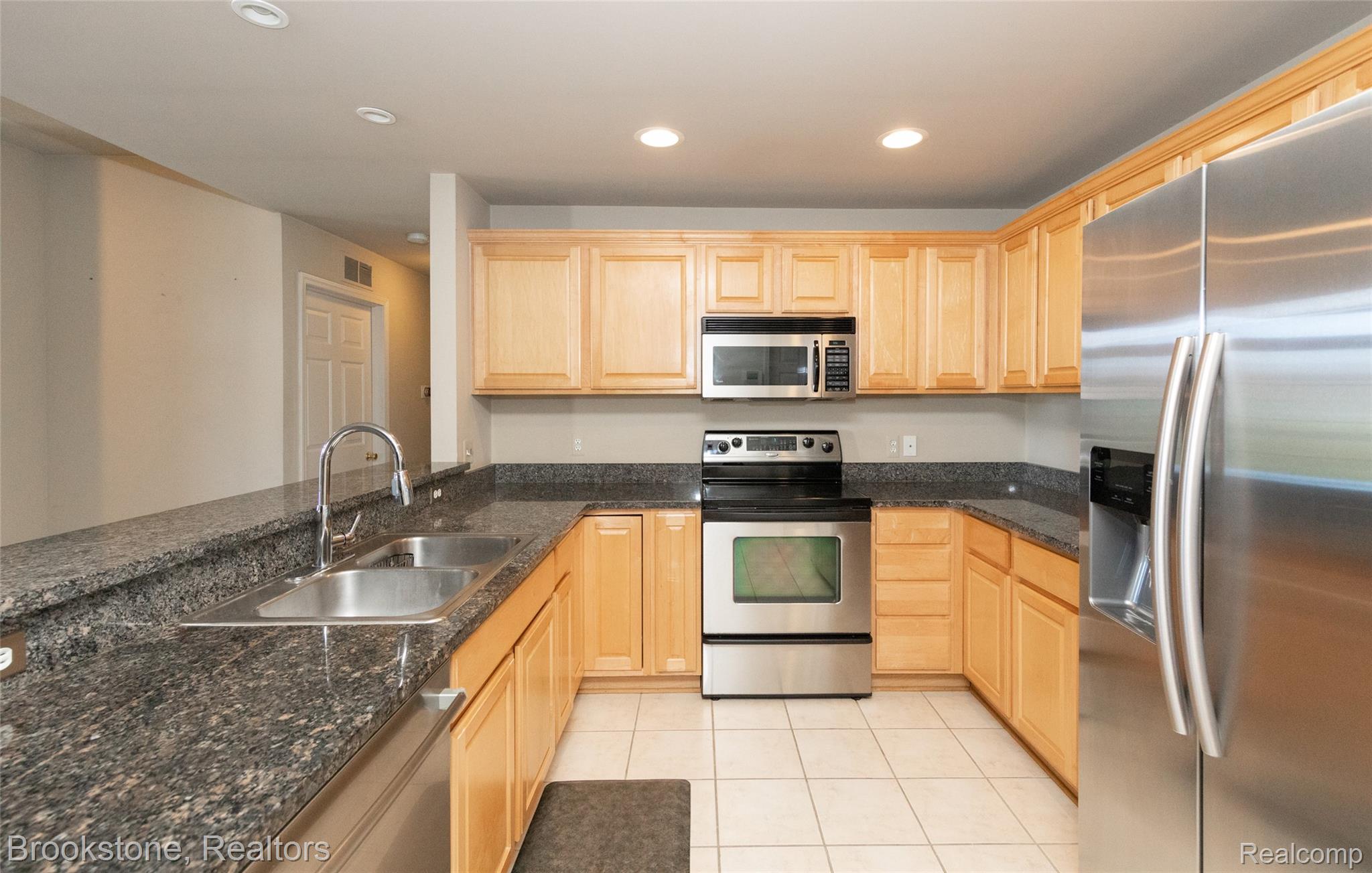 5577 TWIN OAKS Drive