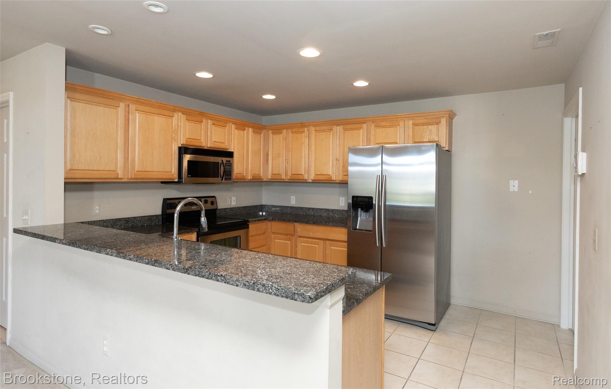 5577 TWIN OAKS Drive