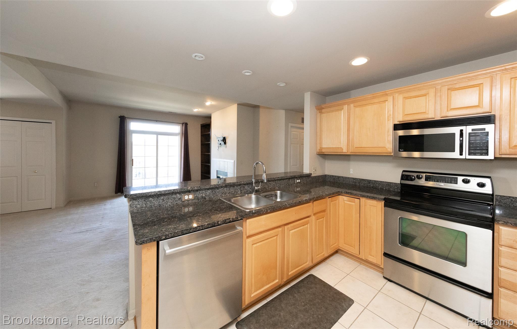 5577 TWIN OAKS Drive