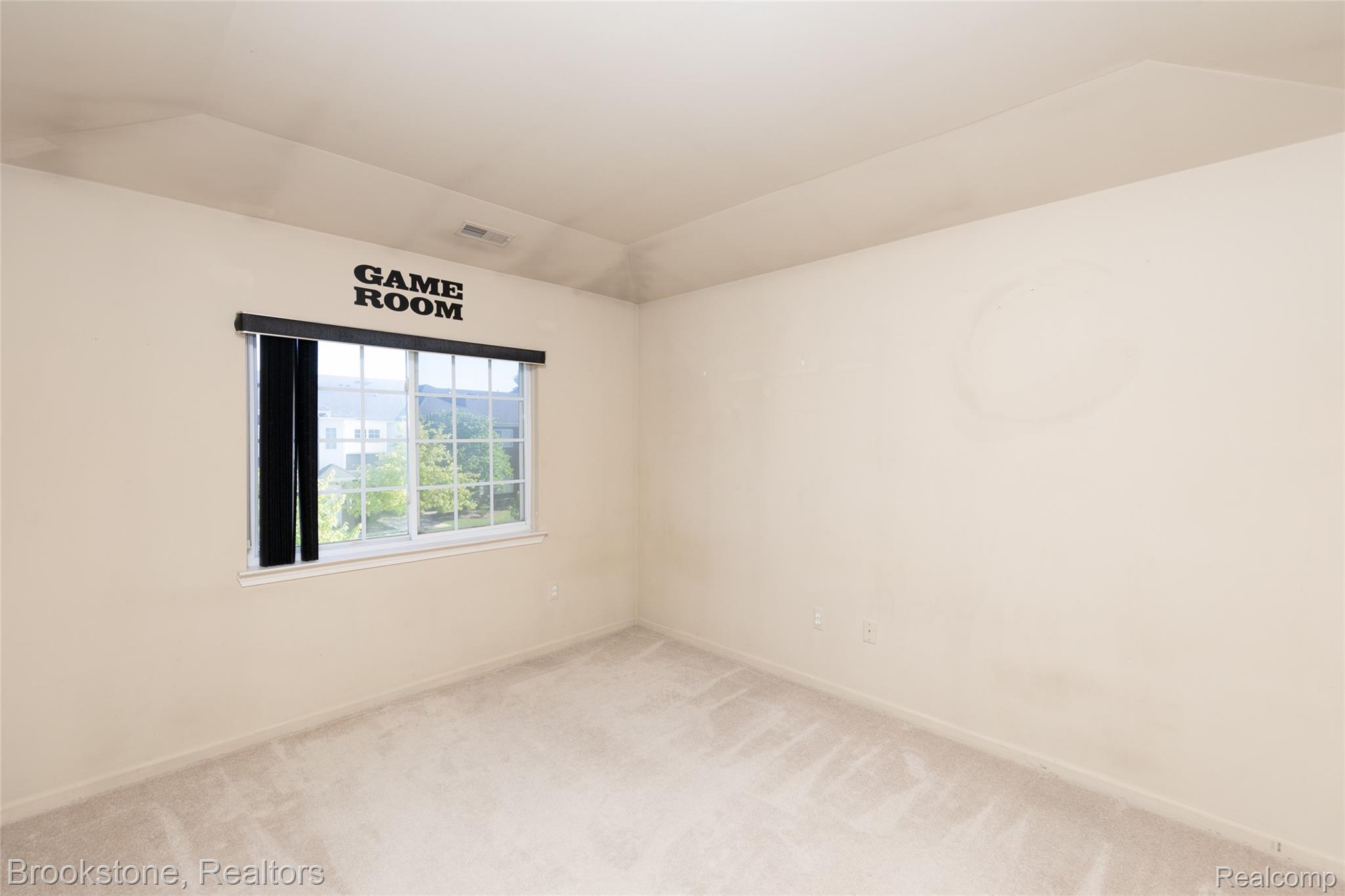 5577 TWIN OAKS Drive